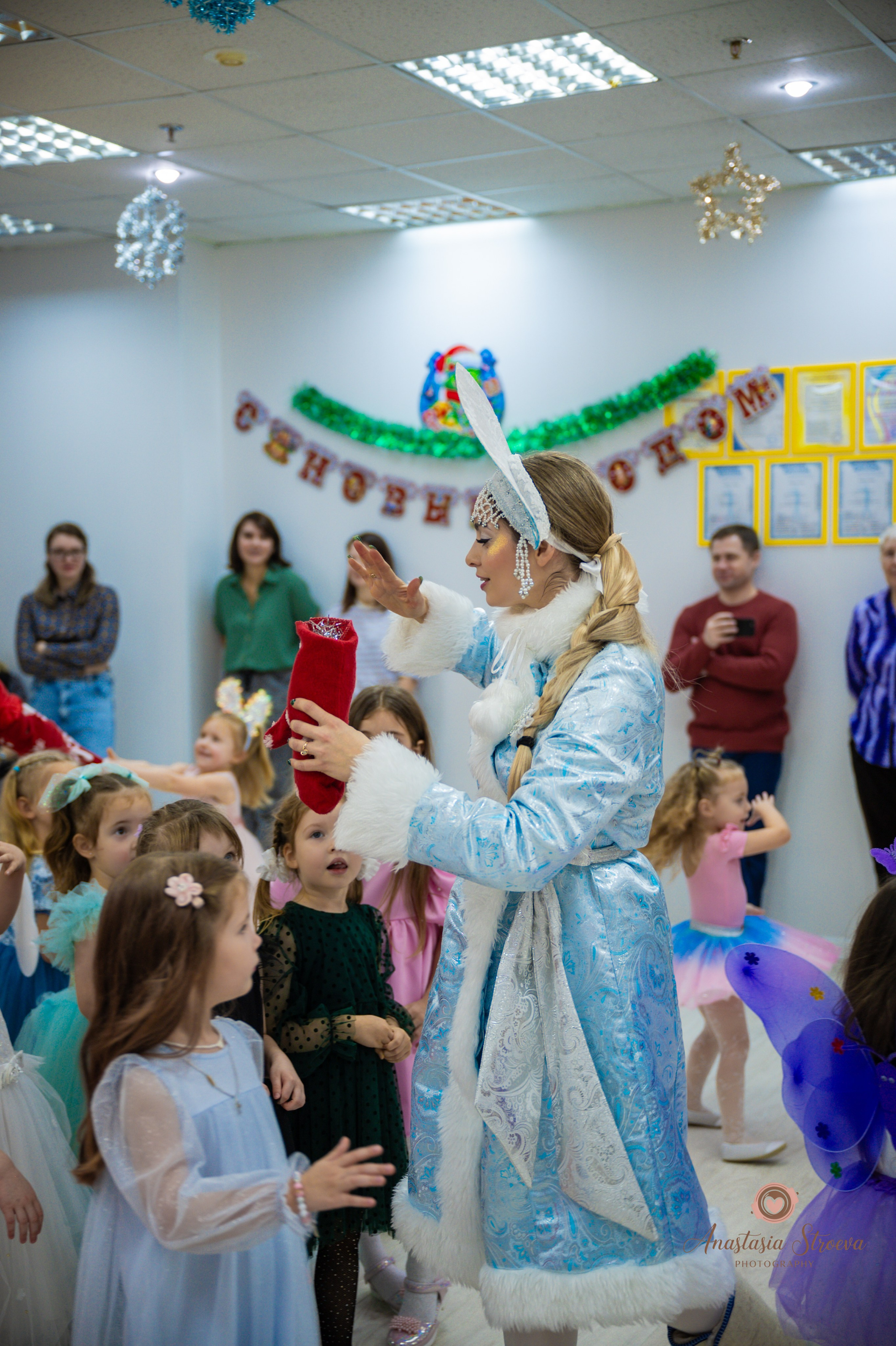 Новый год в танцах. Семейный и детский фотограф в Королеве, Москве и Московской области Строева Анастасия