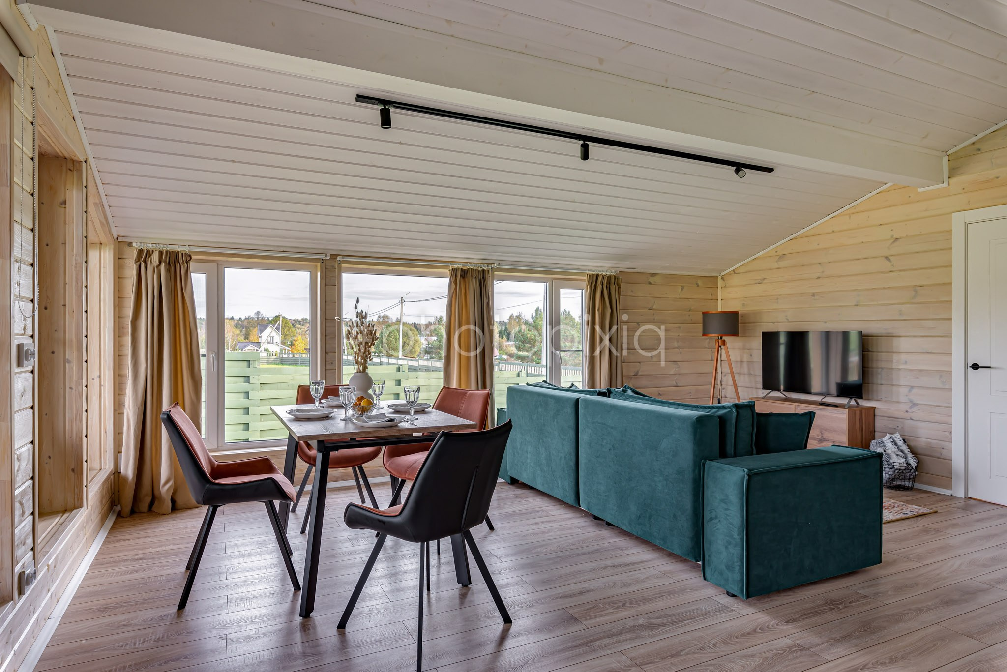 Съёмка загородного дома для аренды в ДПК Большие Всходы. Интерьерная съёмка и виртуальные туры — Интерьерный фотограф Кузнецов Сергей (photopixiq)