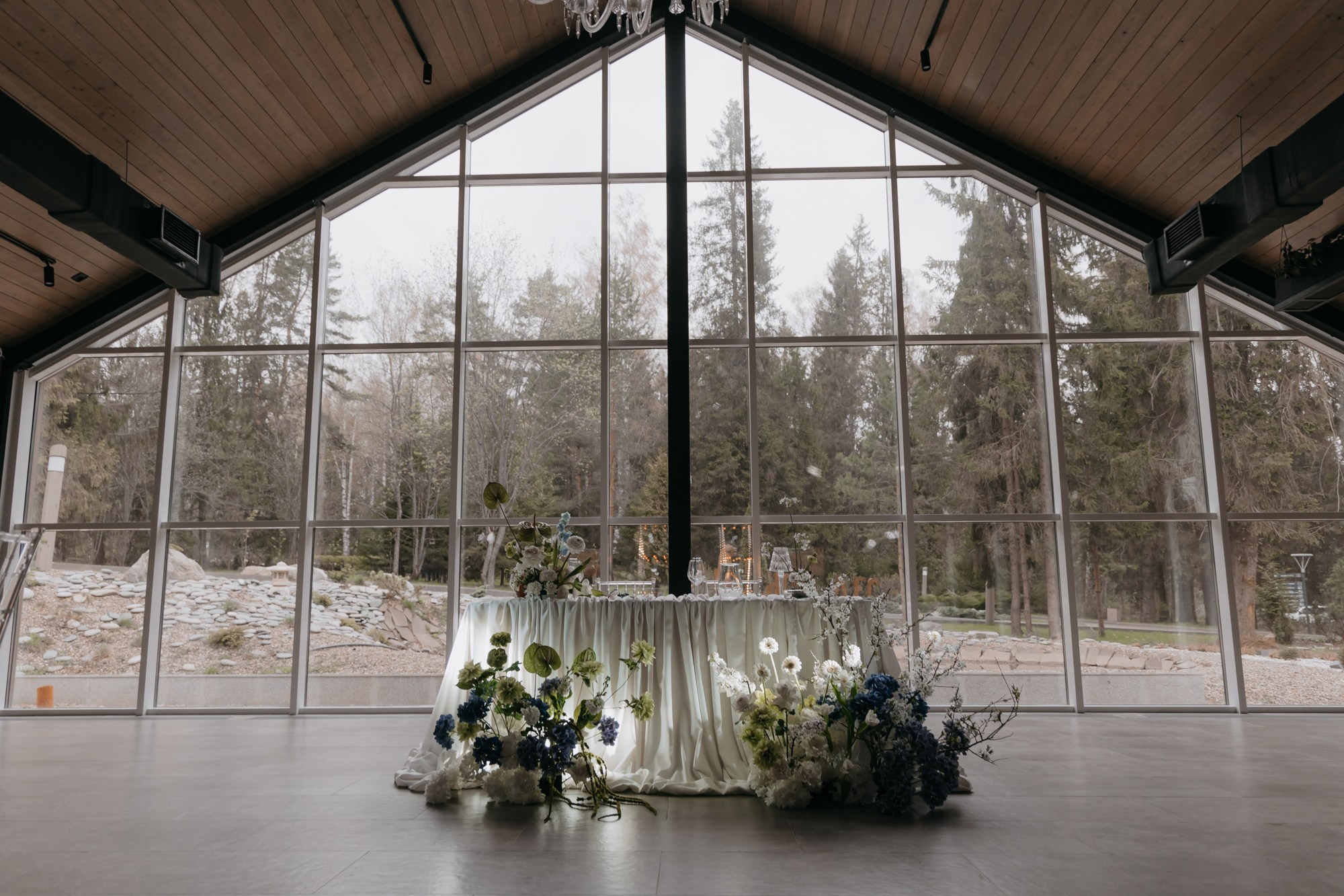 Дмитрий и Ксения «Просто обнимай меня без особого повода». Свадебный организатор и координатор Карина Стешенко