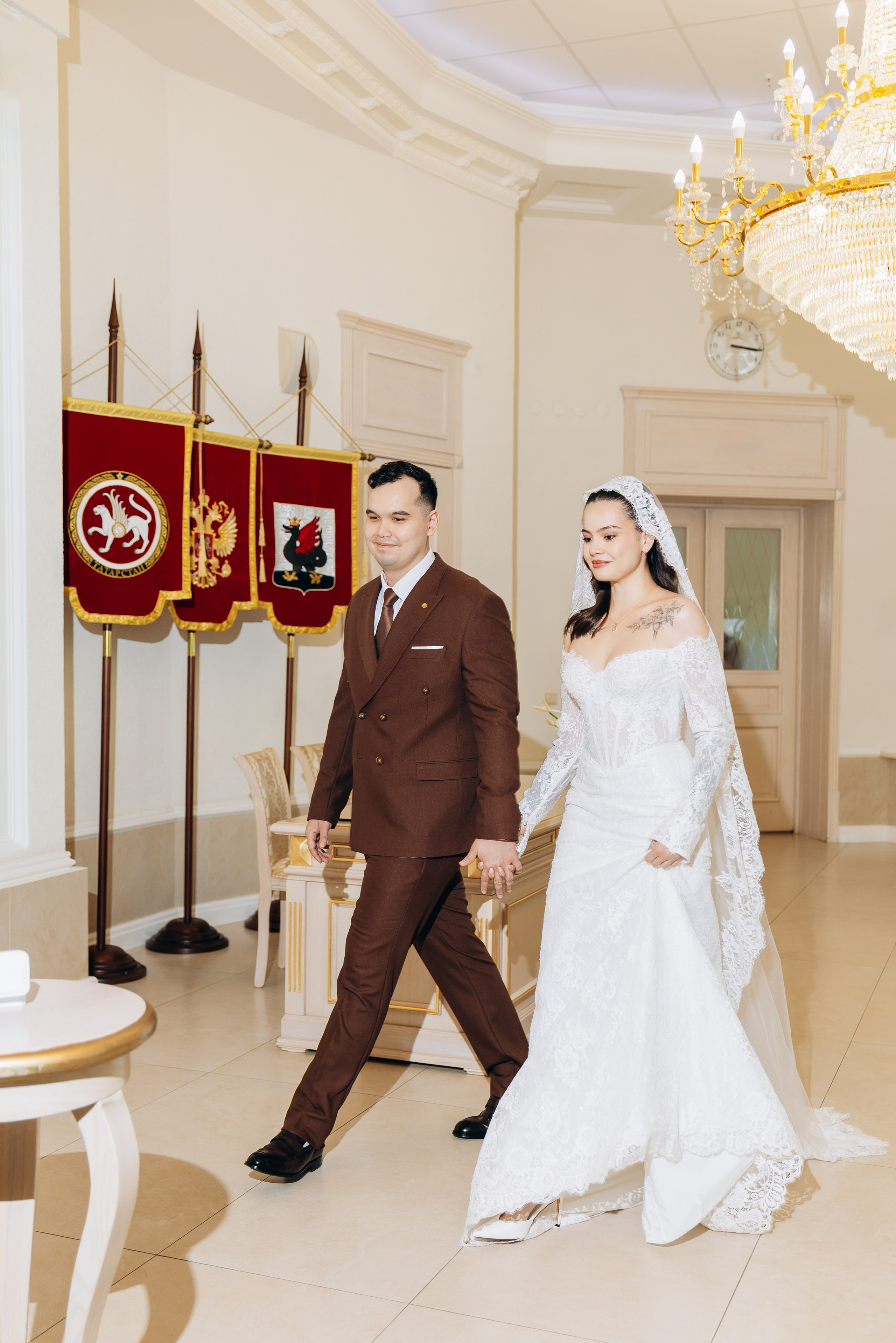 фотограф на свадьбу Казань, свадебная фотосессия в центральном ЗАГСе, кружевное платье