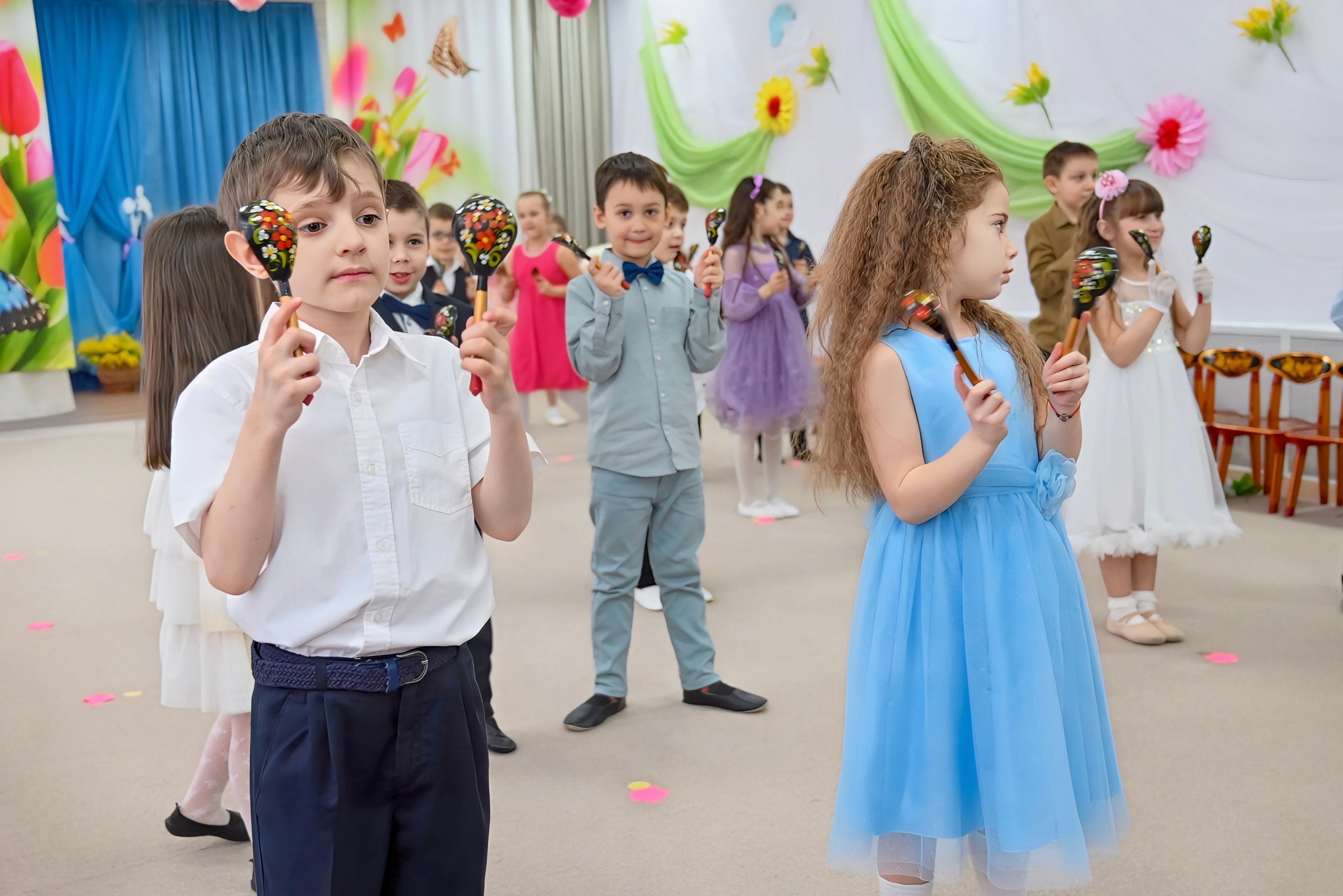 Праздник в группе Цветик семицветик. Семейный и детский фотограф Москва