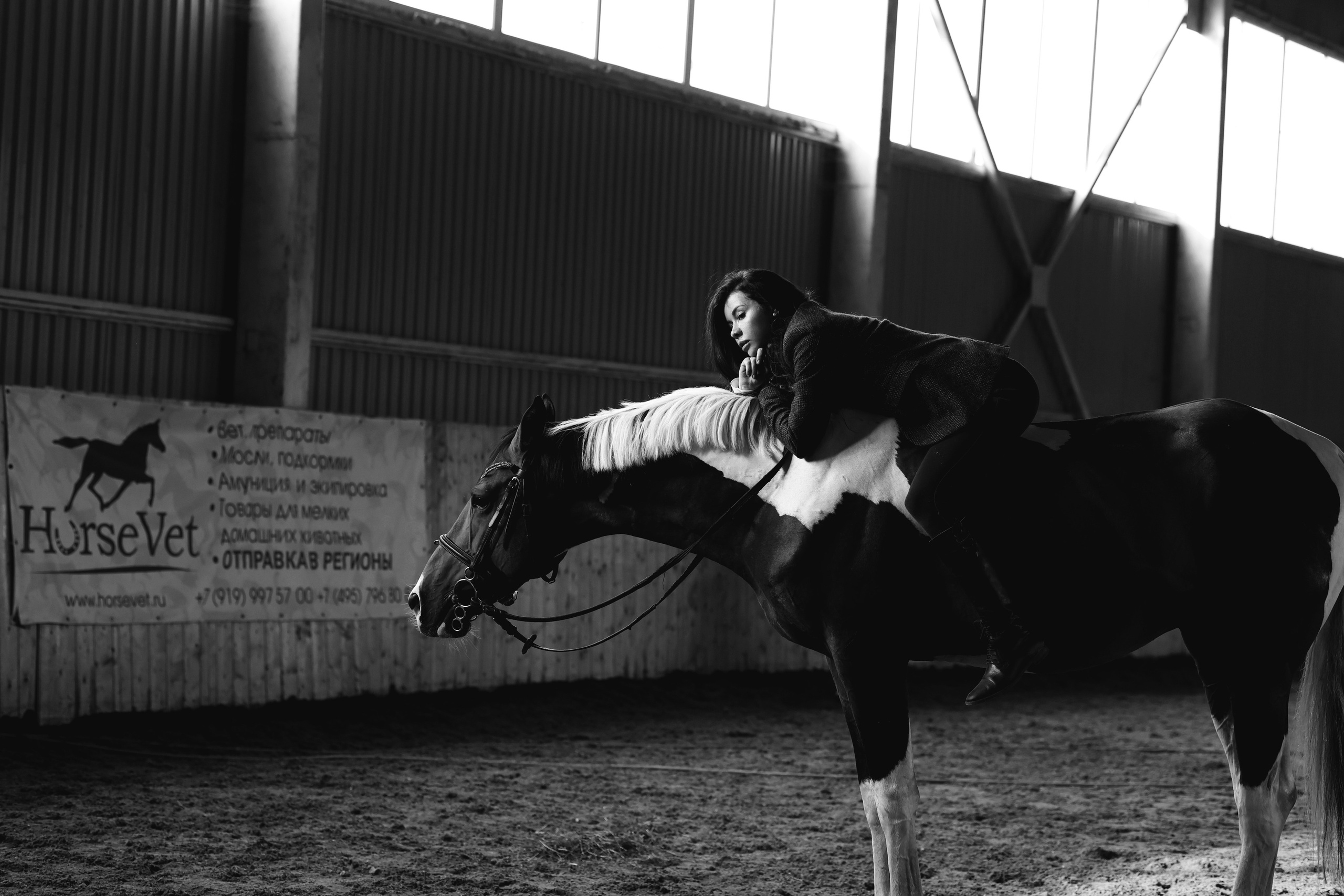 Анастасия в конюшне. Видеограф и фотограф Надежда Корнейчик