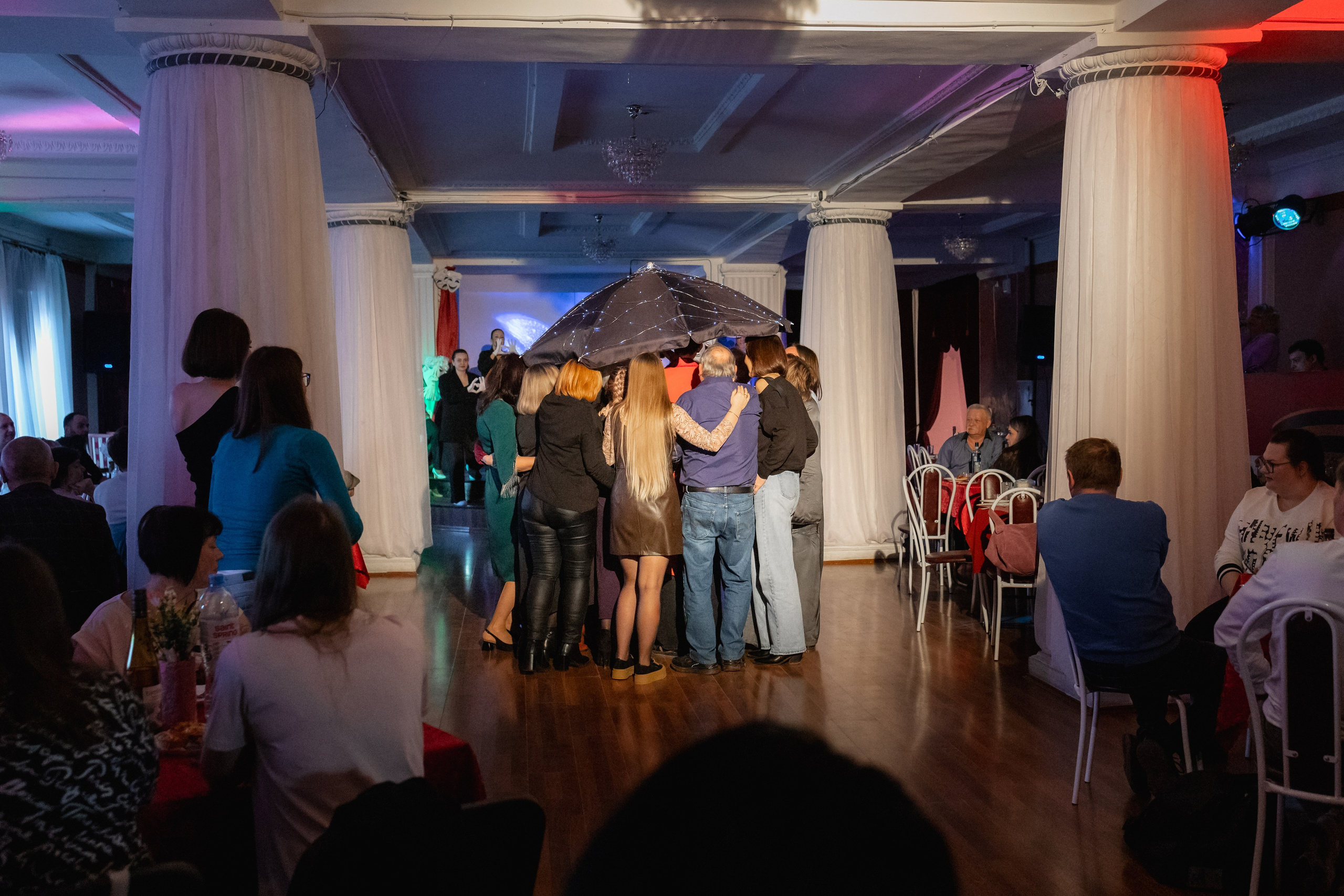 «Свеча» приглашает в театральную гостиную. Свадебный и семейный фотограф в г. Волхов Алексей Кочерыжкин