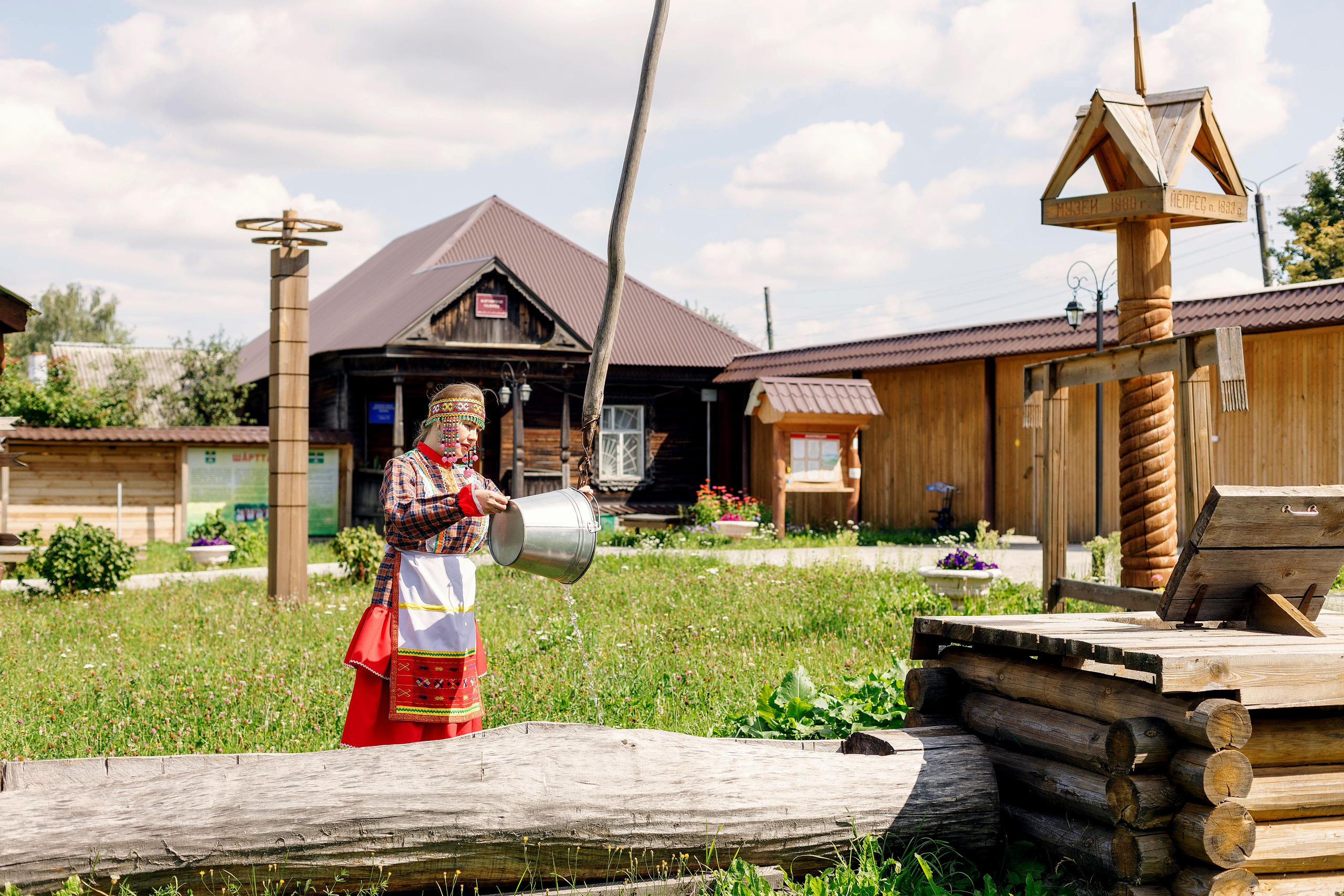 Фотосессия с Екатериной Анисимовой в Ибресинском этнографическом музее. Портретный и репортажный фотограф в Чебоксарах Андриян Чаркин