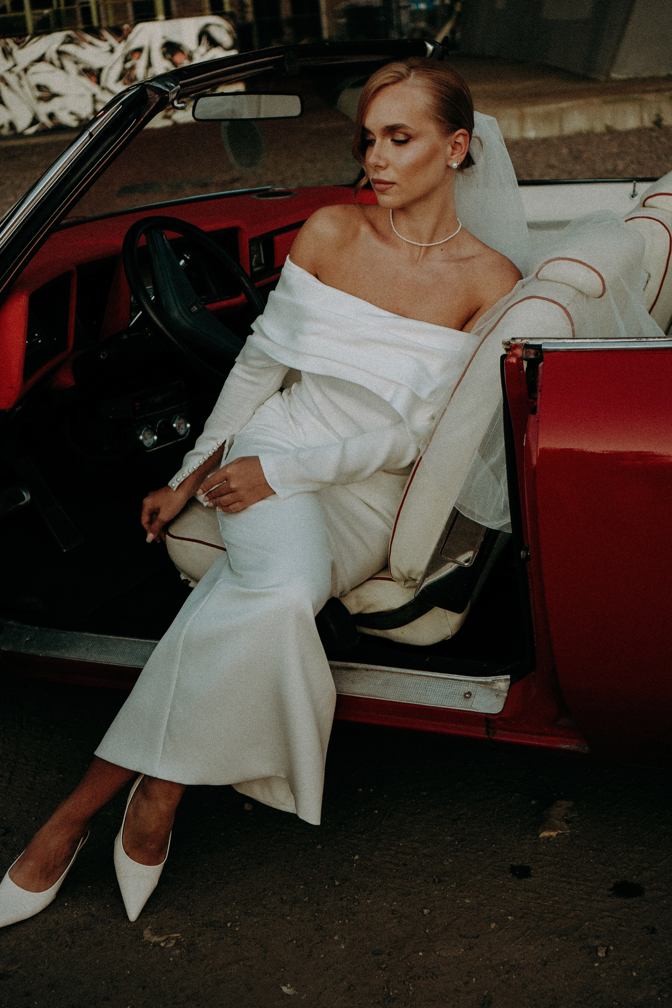 СВАДЕБНАЯ СЬЕМКА ВОЗЛЕ МСОТА БЕТАНКУРА НА КАБРИОЛЕТЕ. Профессиональный фотограф, Санкт-Петербург — Виктория Богомолова