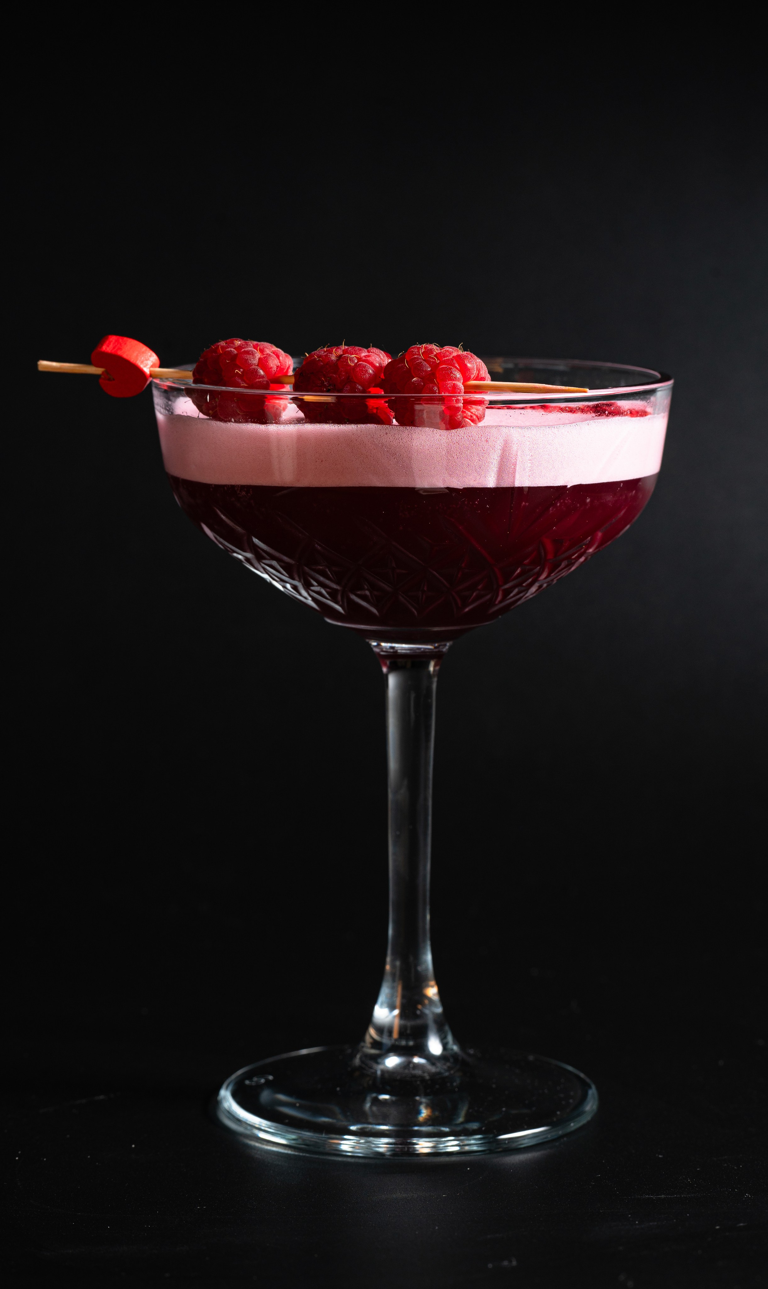 Профессиональный фотограф, специализирующийся на съёмке еды, с портфолио, включающим работы, сделанные в Сочи.