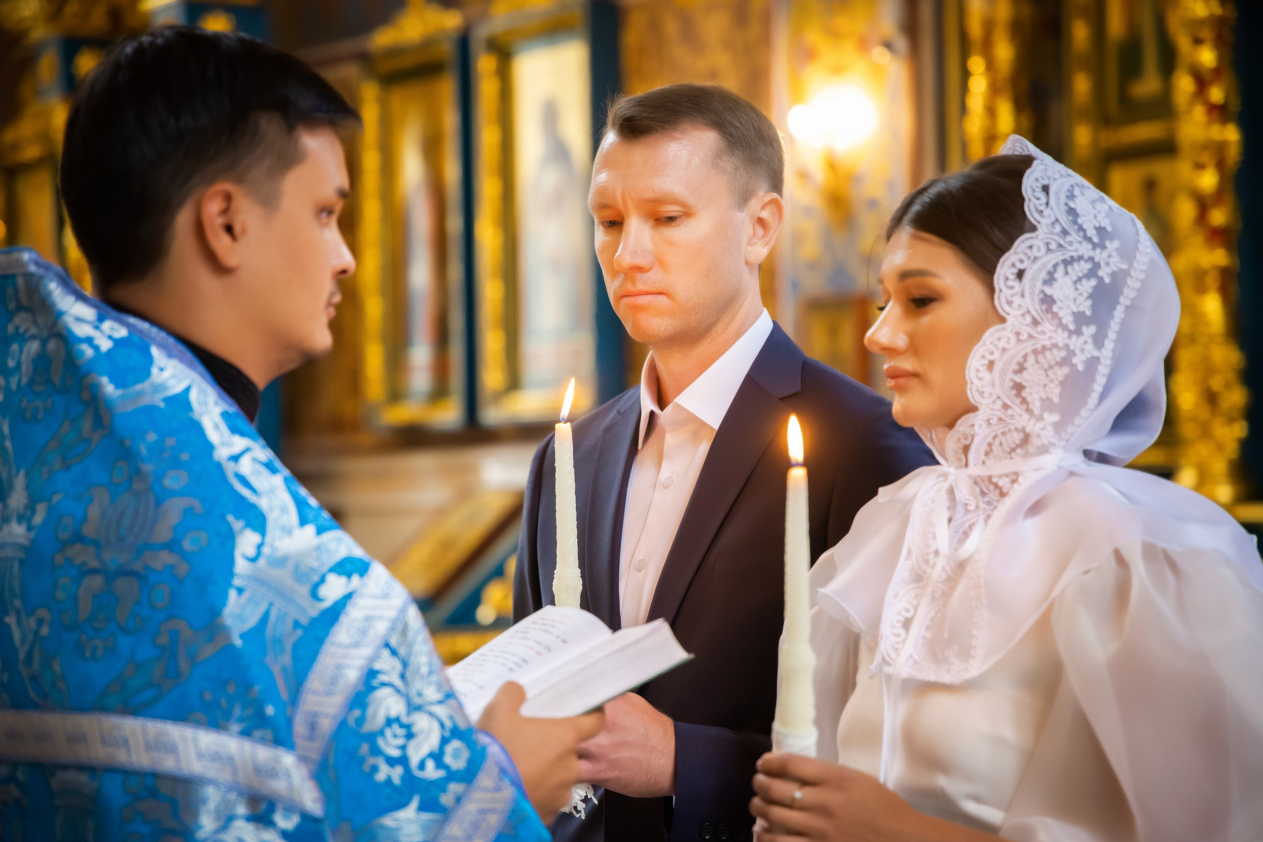 В Храме. Семейный и Свадебный фотограф в Астане Александр Астапов
