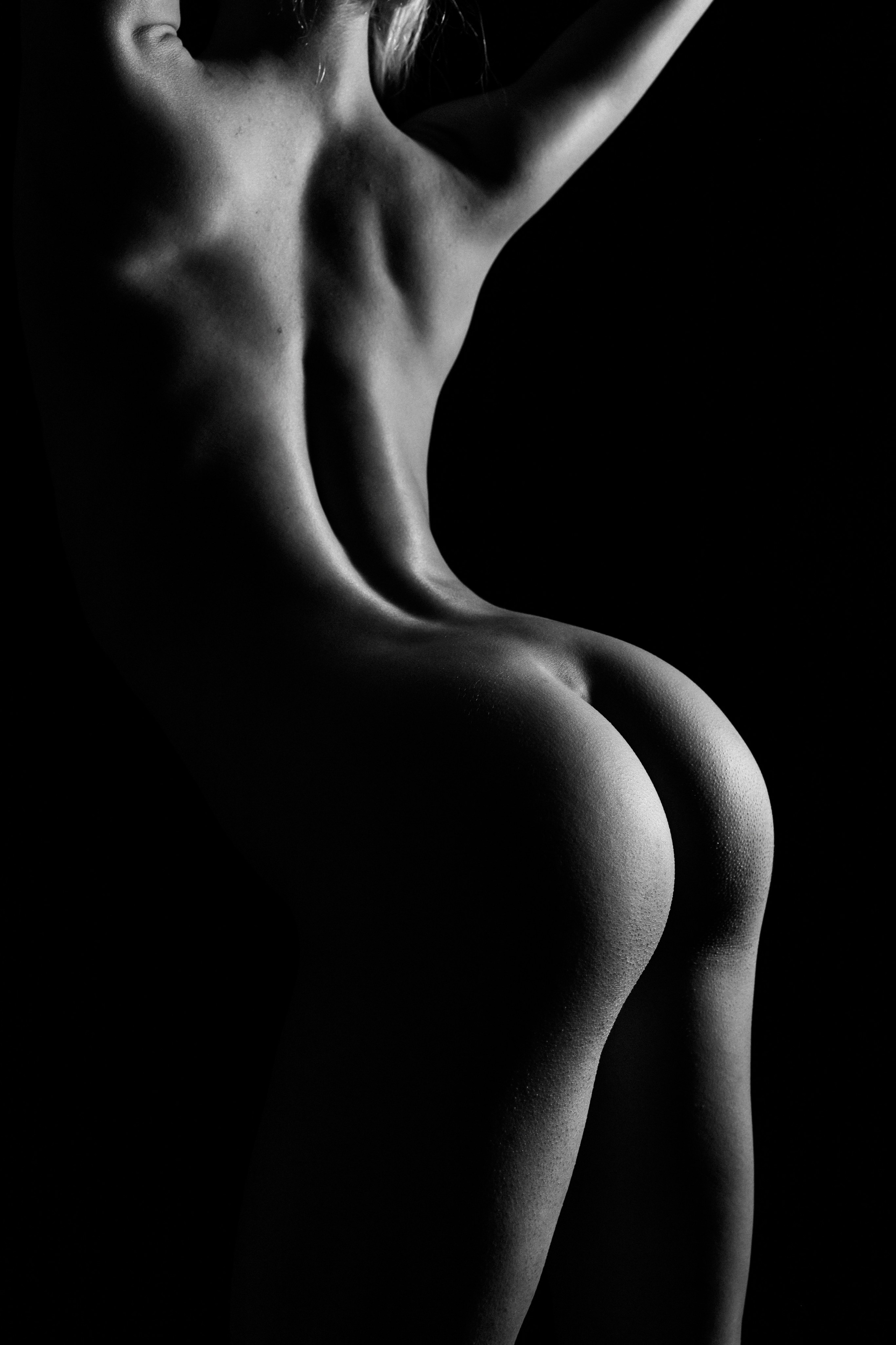 Низкий ключ балерина 18+. Фотограф в Краснодаре Лагунов Владимир