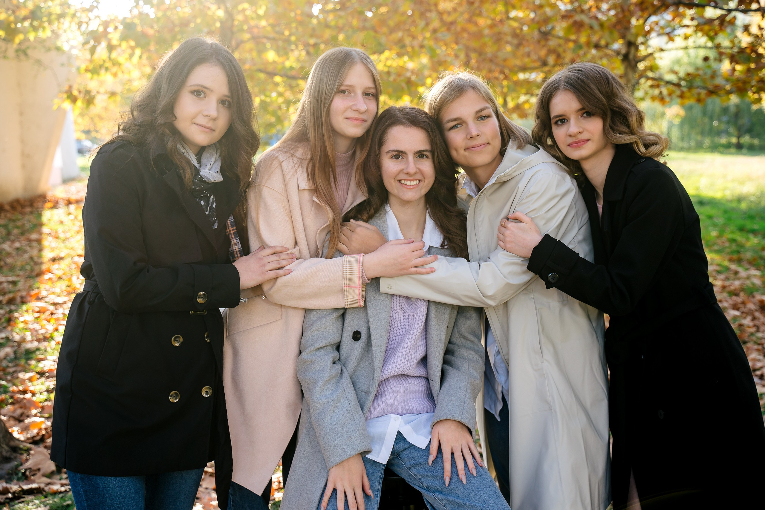 Фотографии с друзьями. Выпускные альбомы, школьные фотосессии в городе Новороссийске