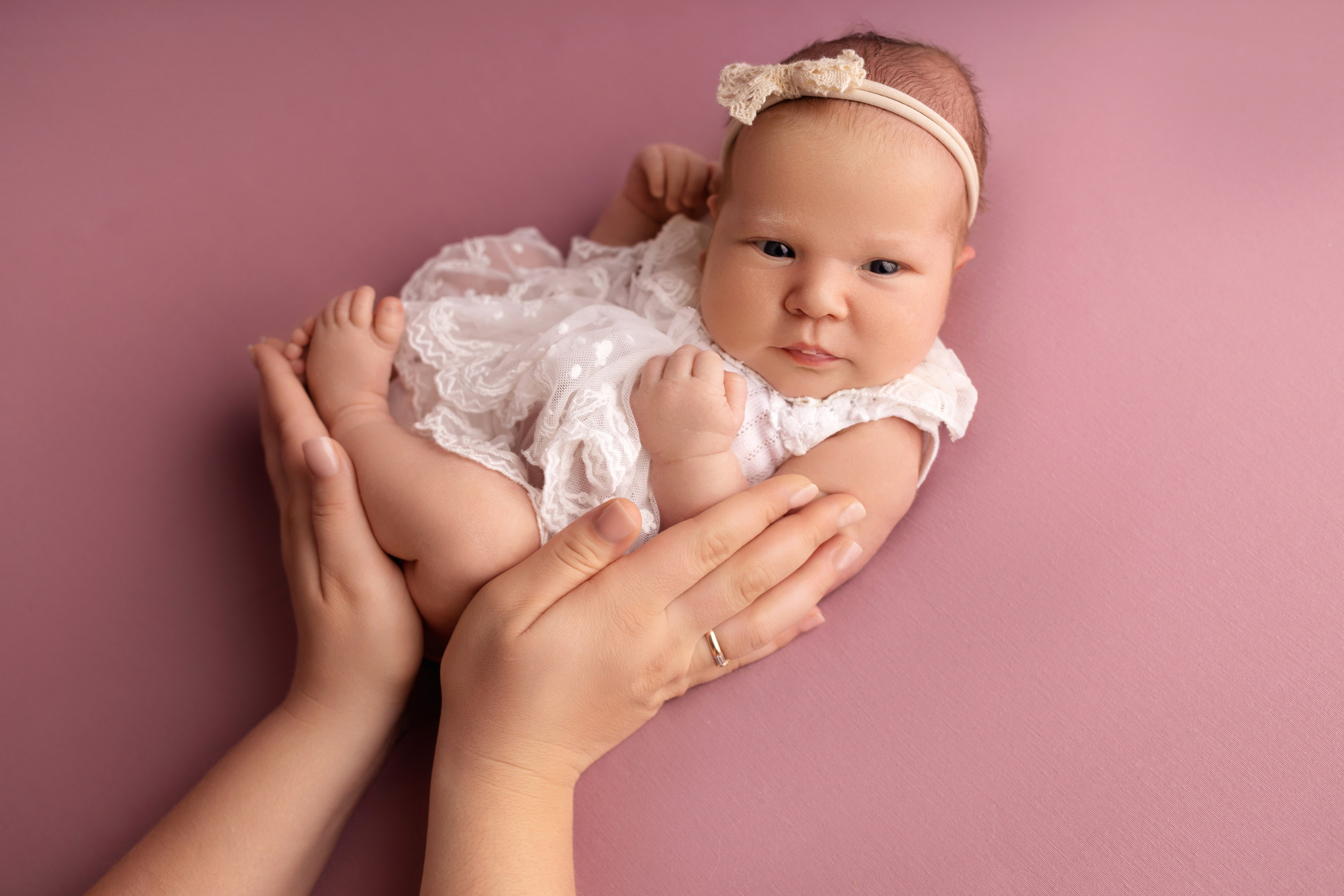 Классическая фотосессия малыша. Фотограф новорожденных малышей в Омске и Омской области Эльвира Камаева