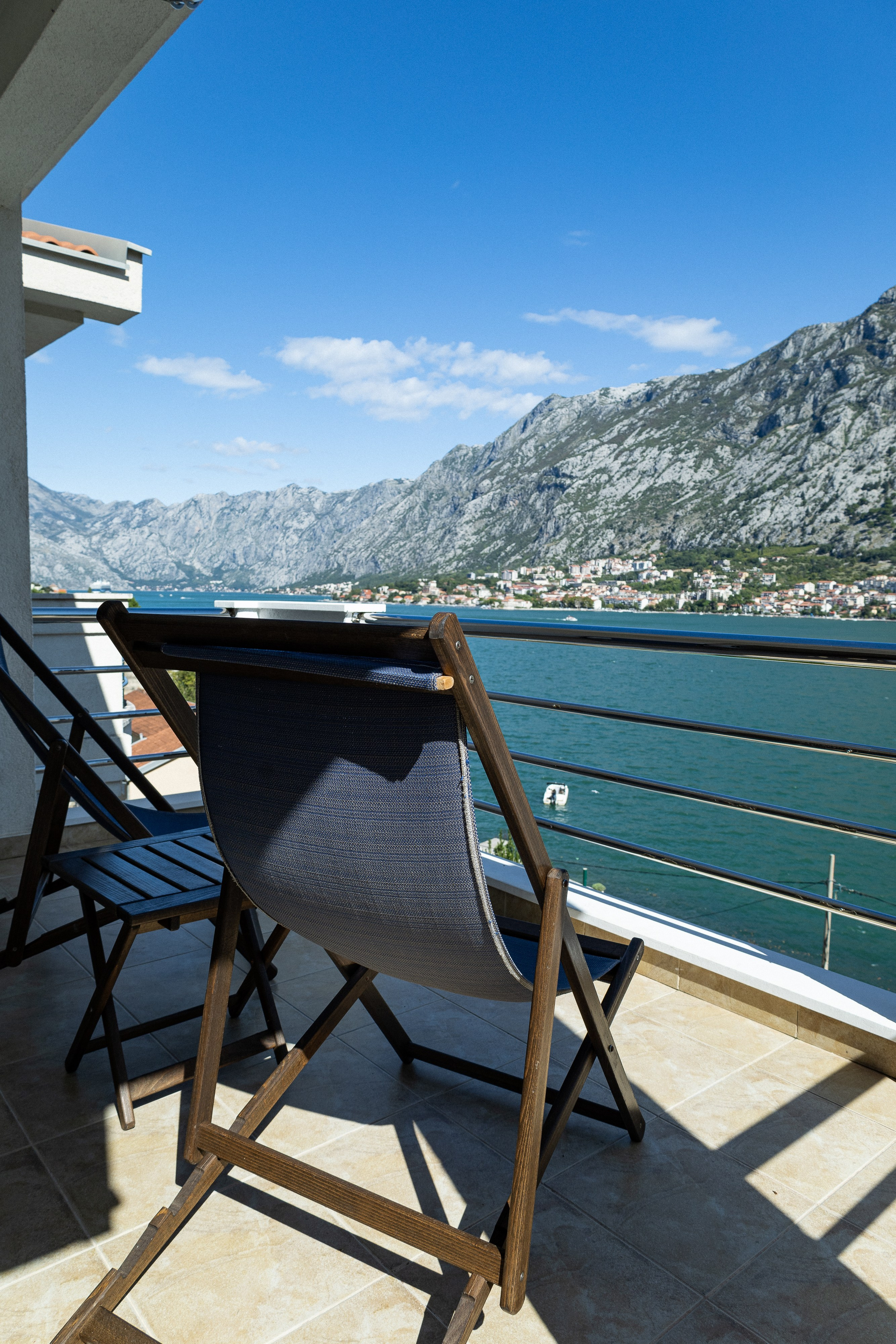 Private apartment for rent. Fotograf u Crnoj Gori-porodično fotografisanje sa djecom, lovestory, nekretnine