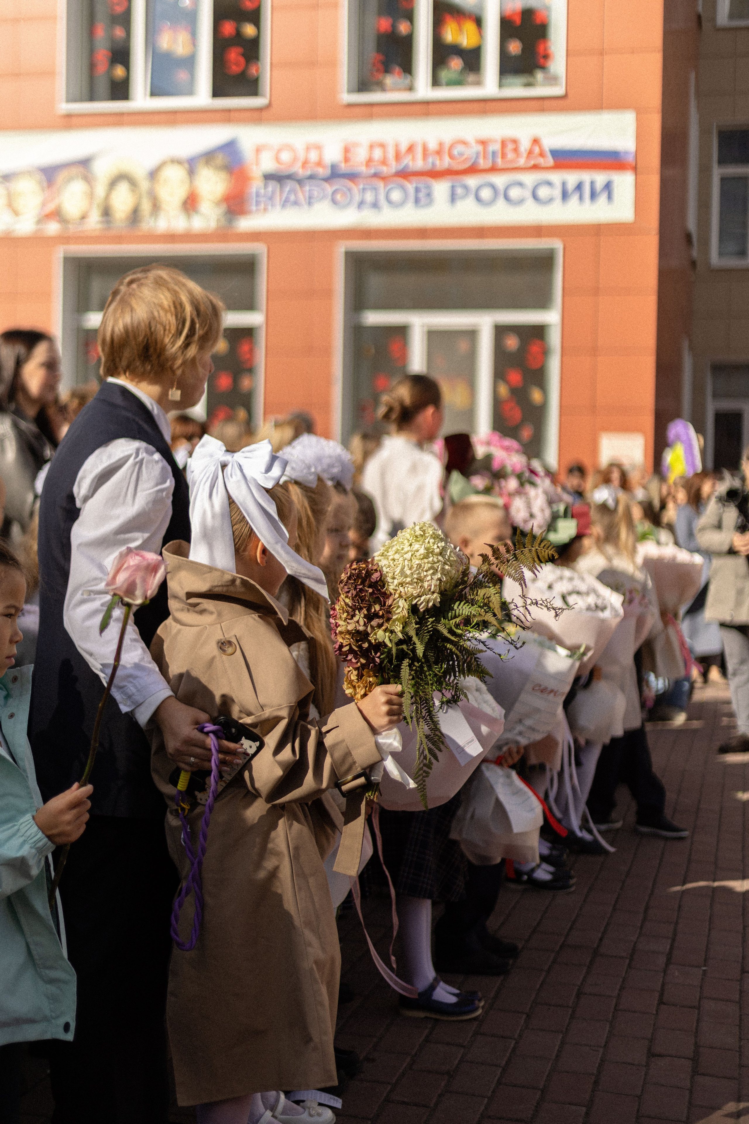 Торжественная линейка 1 сентября 45 школа. ИНДИВИДУАЛЬНЫЕ СЪЕМКИ / LOVE STORY / СЕМЕЙНЫЕ / СВАДЕБНЫЕ / ФОТО ДНИ