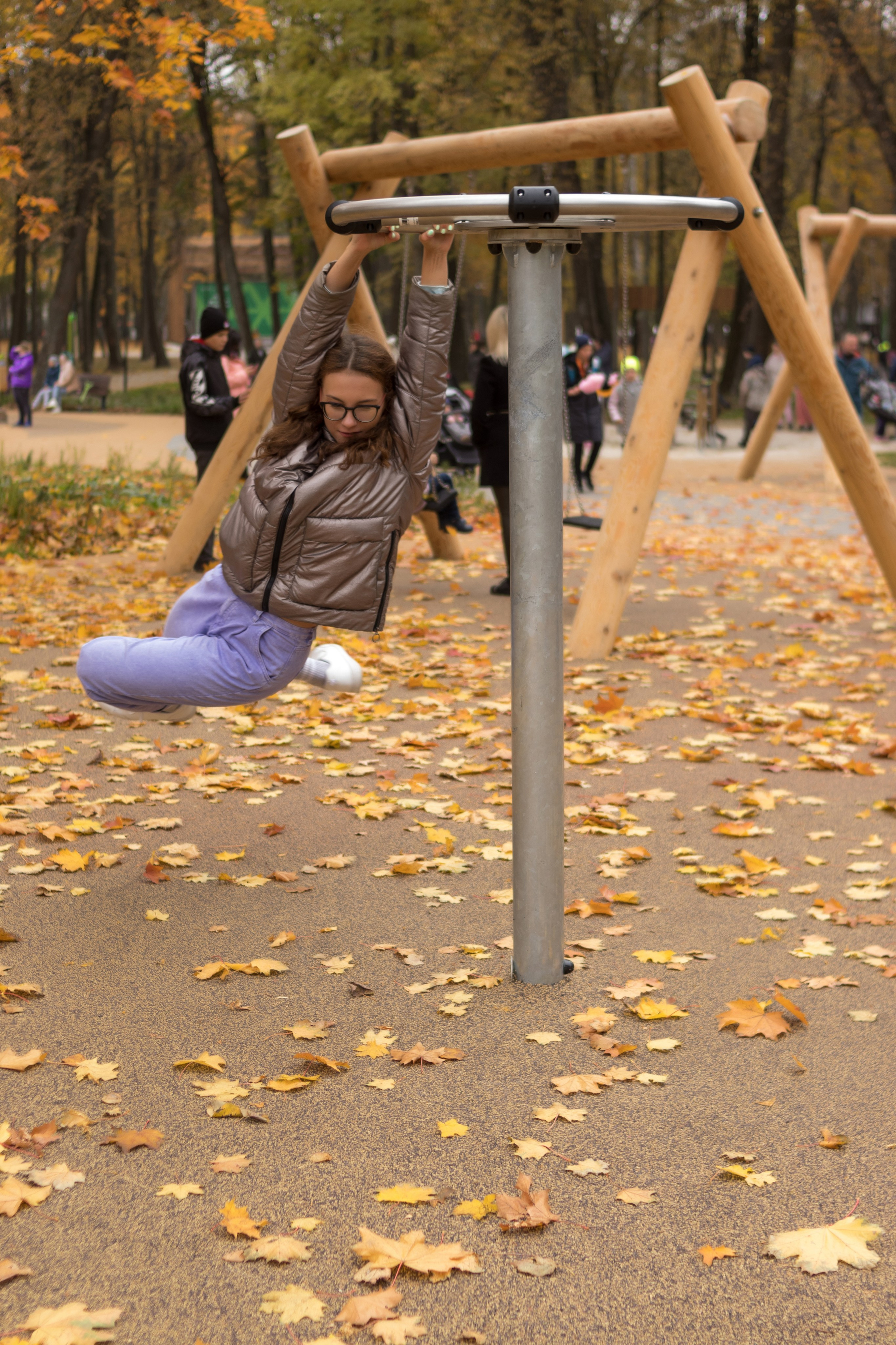 Вероника и Полина в парке им. О. Степанова октябрь 2021. Фотограф в Серпухове Наталья Руденко