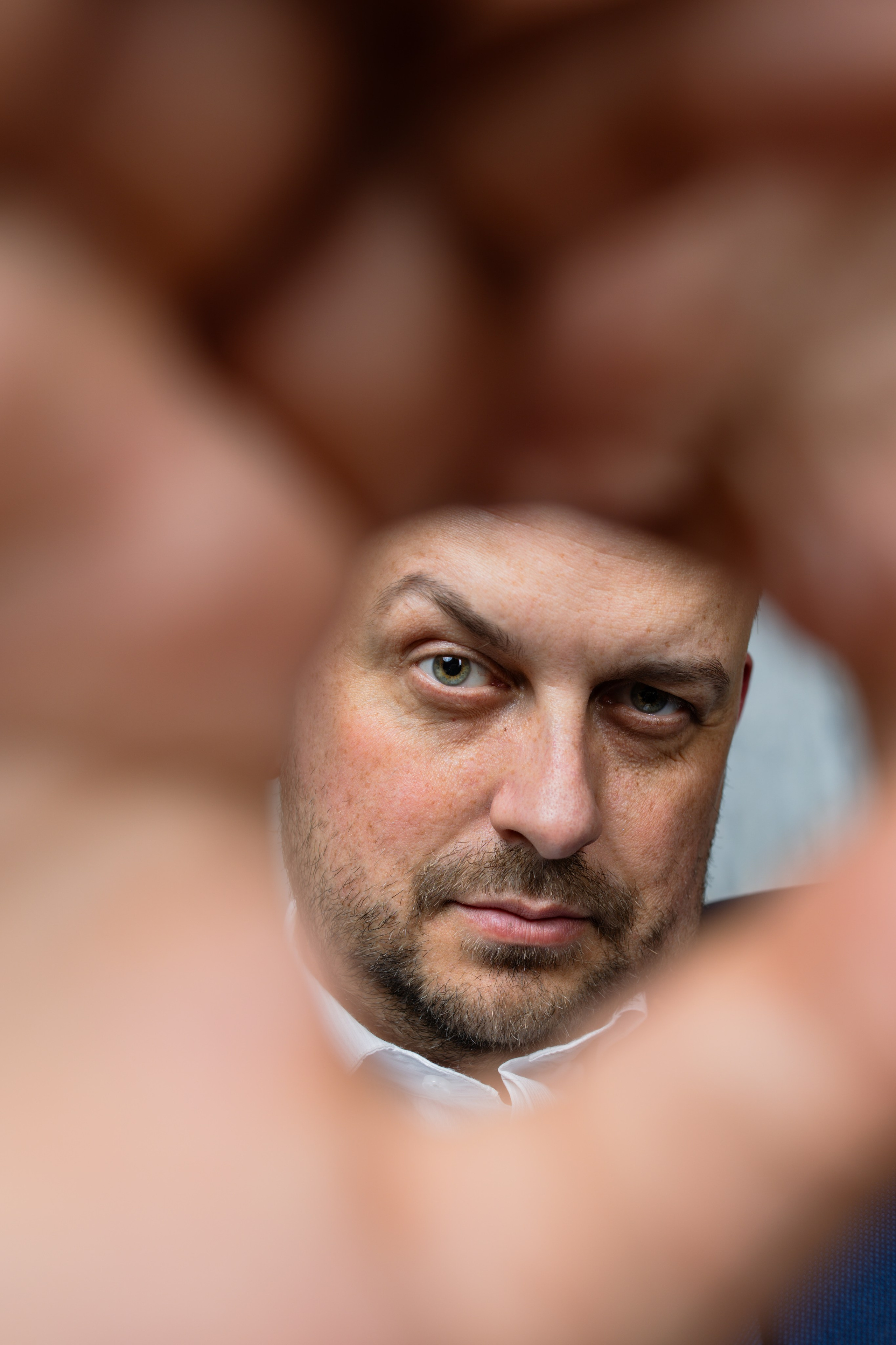 Студийный мужской портрет. Главная