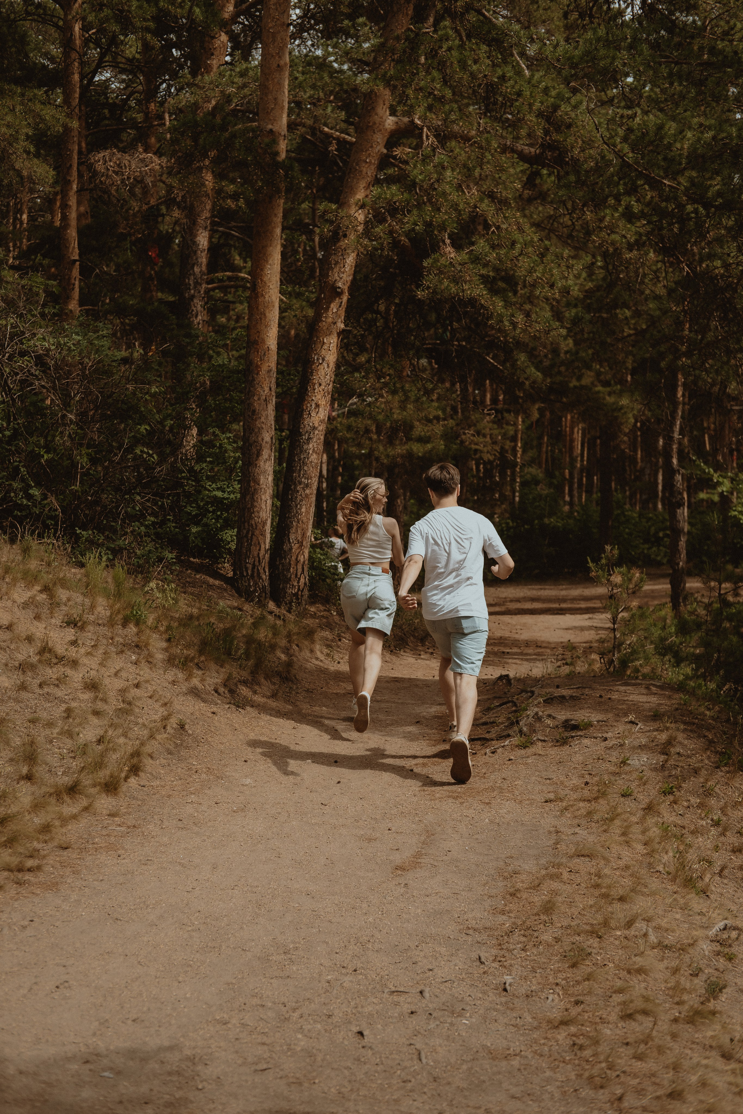 Прогулка в парке. Свадебный фотограф Челябинск