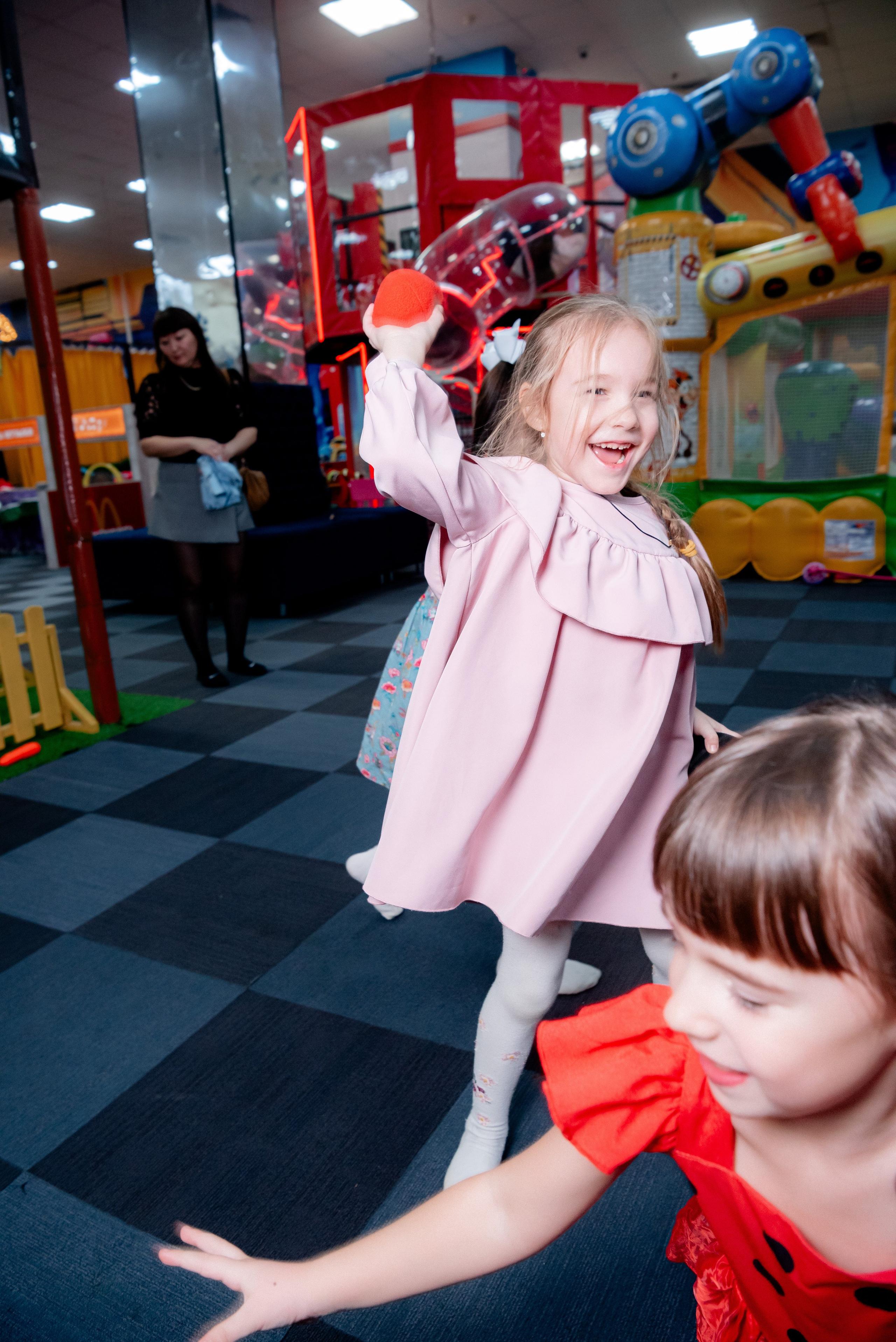 ДР в Локо Мотив Аниматоры Леди Баг. Фотограф в Волгограде и Волжском Александр Горбань