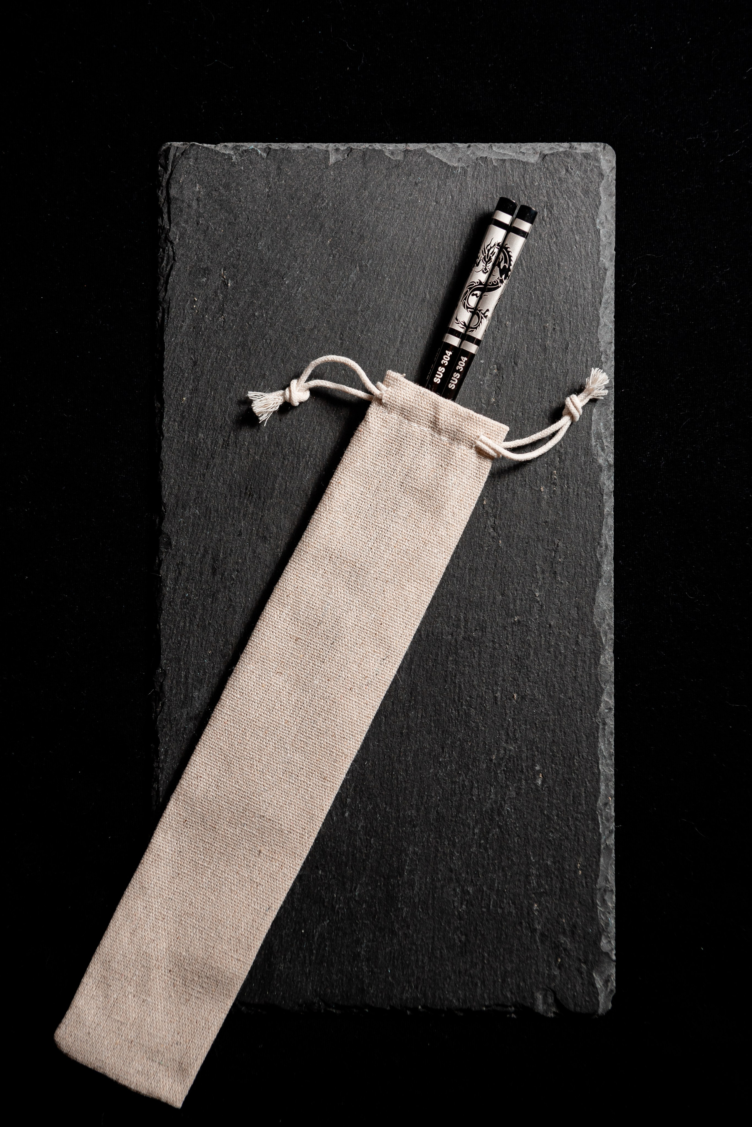 палочки для еды в льняном чехле