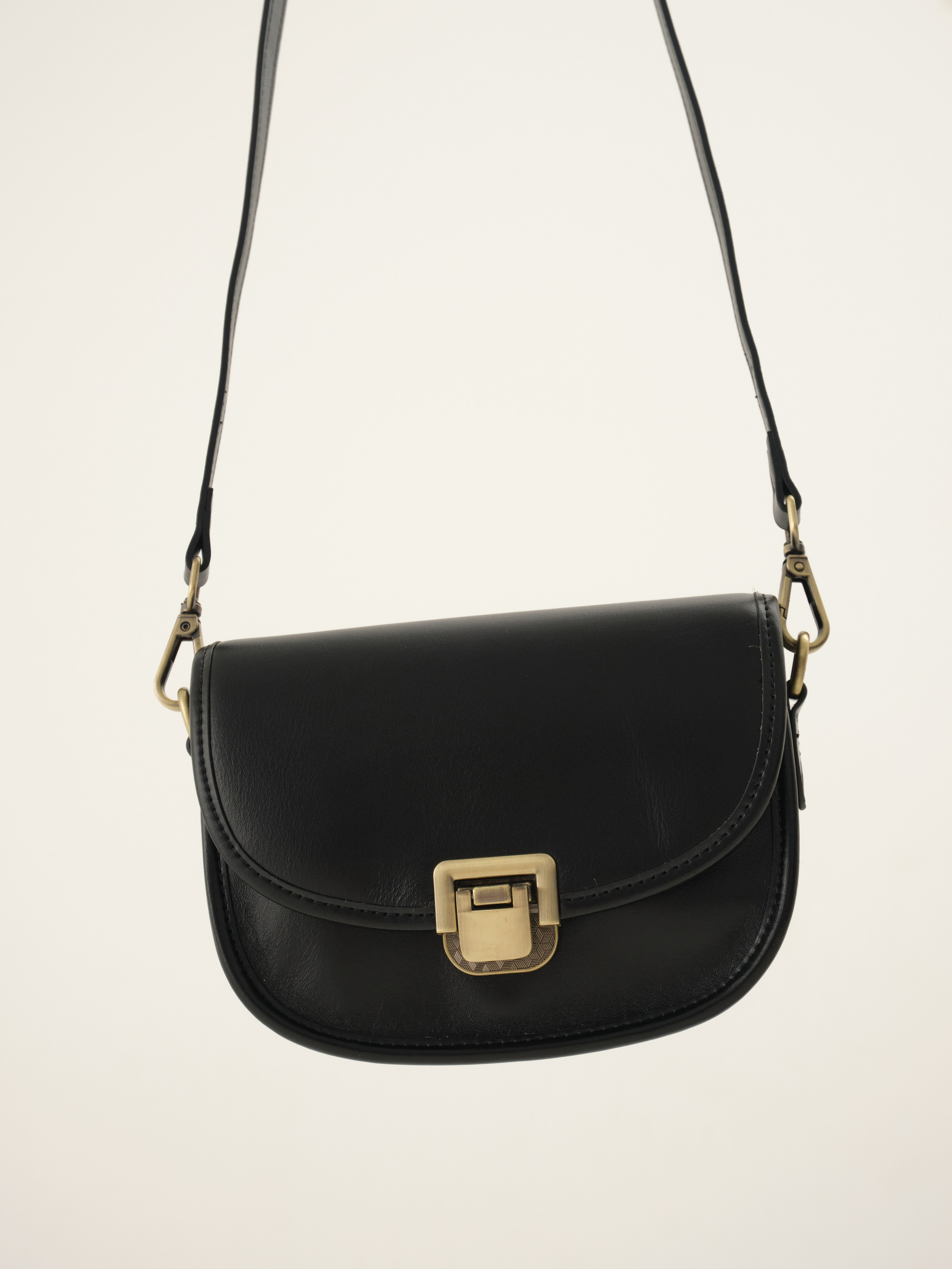 Съемка для маркетплейса, сумки / фотоаппарат. Привет) Меня зовут Анита и я фотограф из Сургута