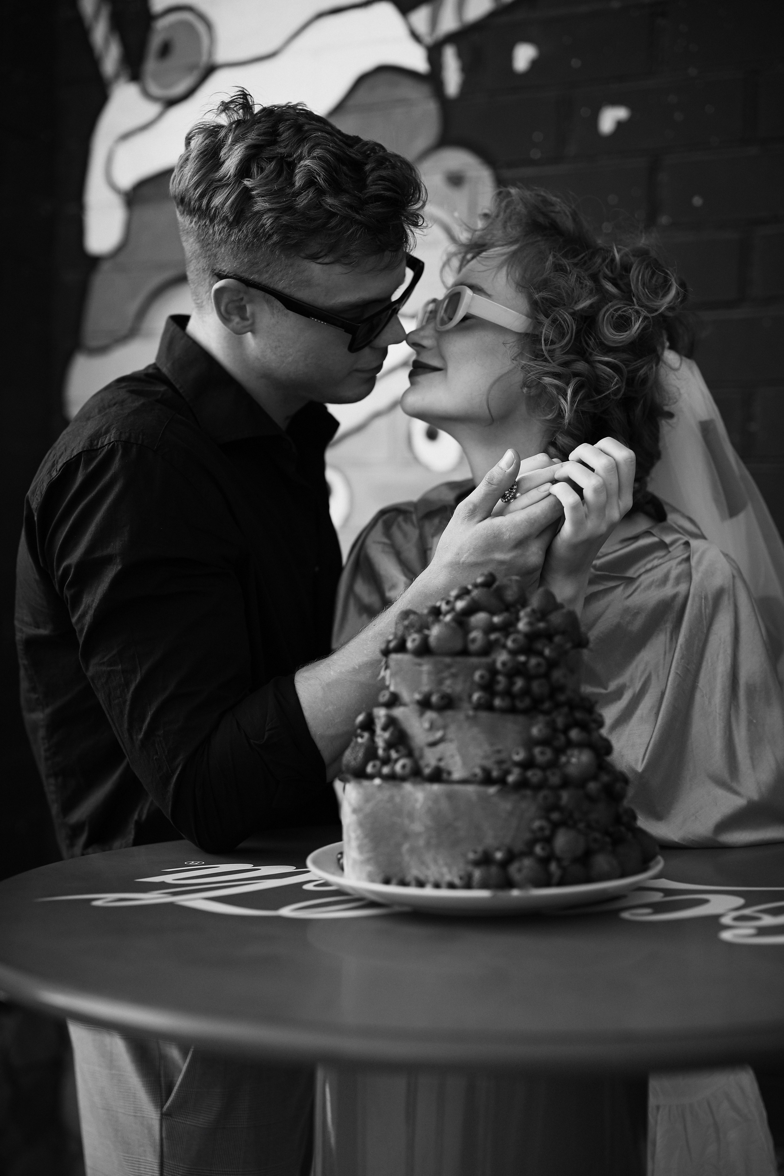 Свадебная фотосессия в парке аттракционов. Свадебный и семейный фотограф в Абхазии Жанна Соснина