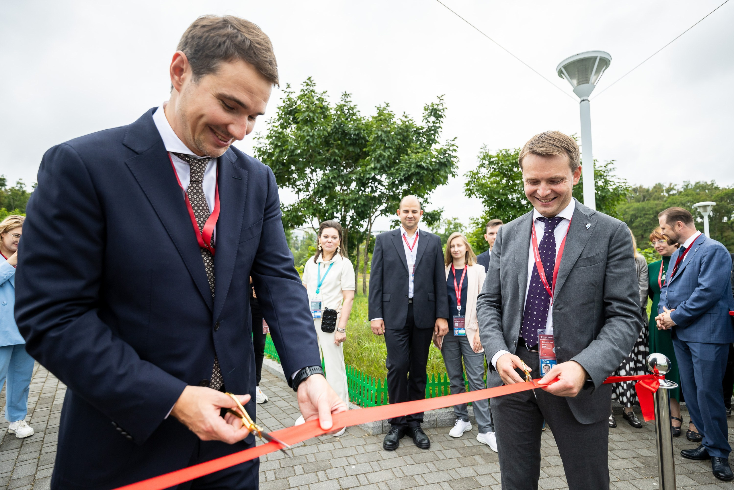 Официальные