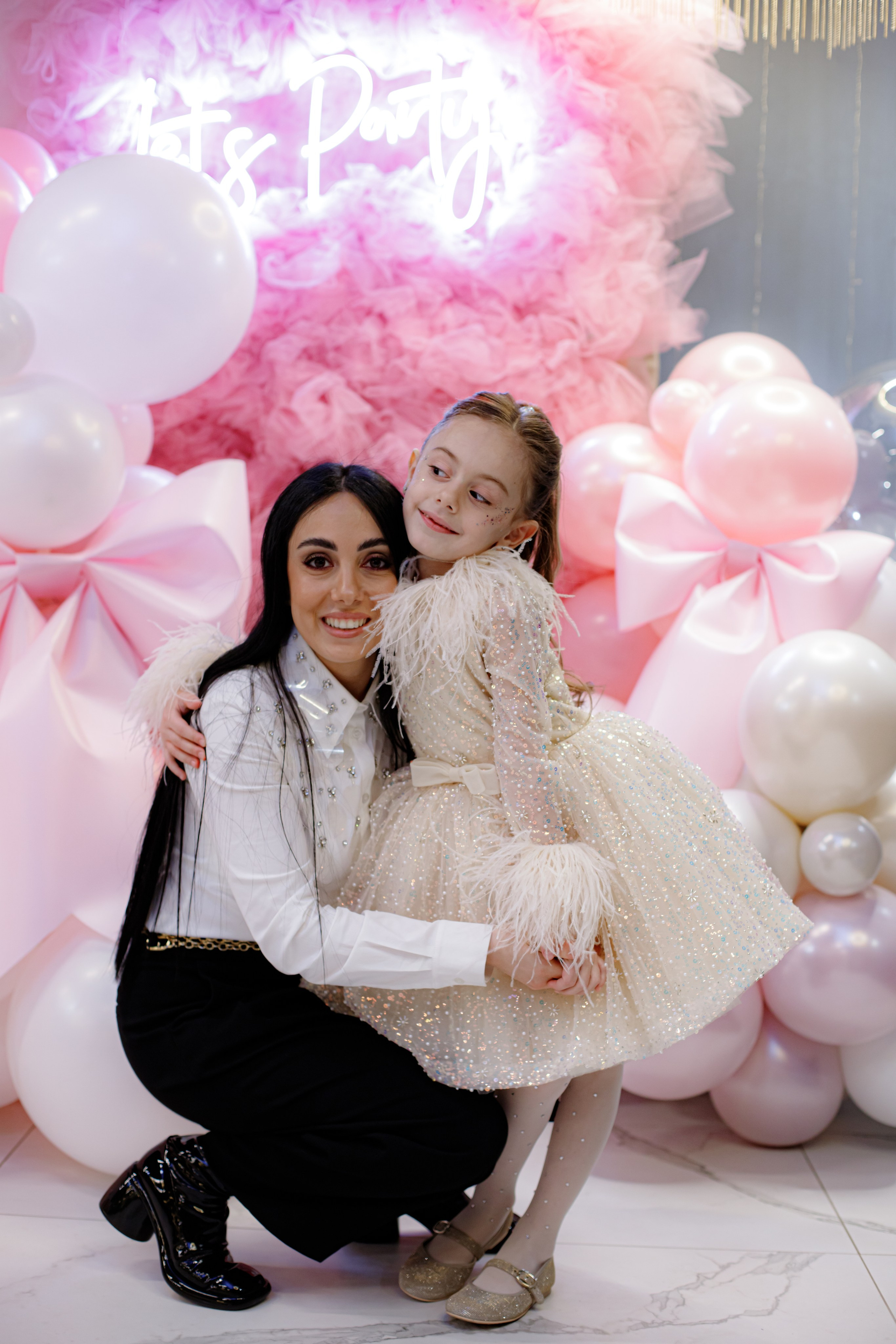 ASIA'S BIRTHDAY PARTY. Photokarish