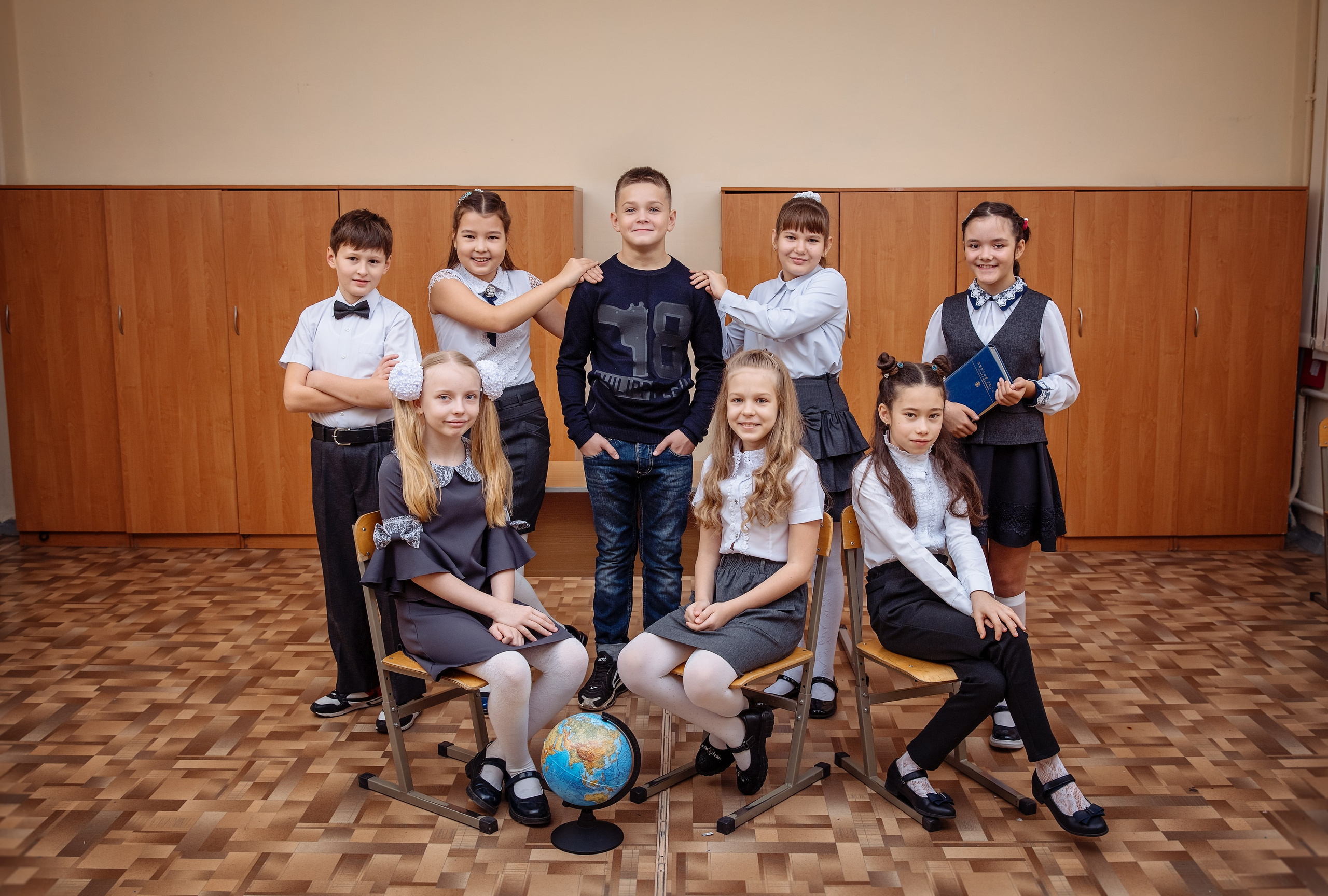 Начальные классы. Выпускные школьные фото­альбомы для школ и детских садов в Волгограде и Волжском