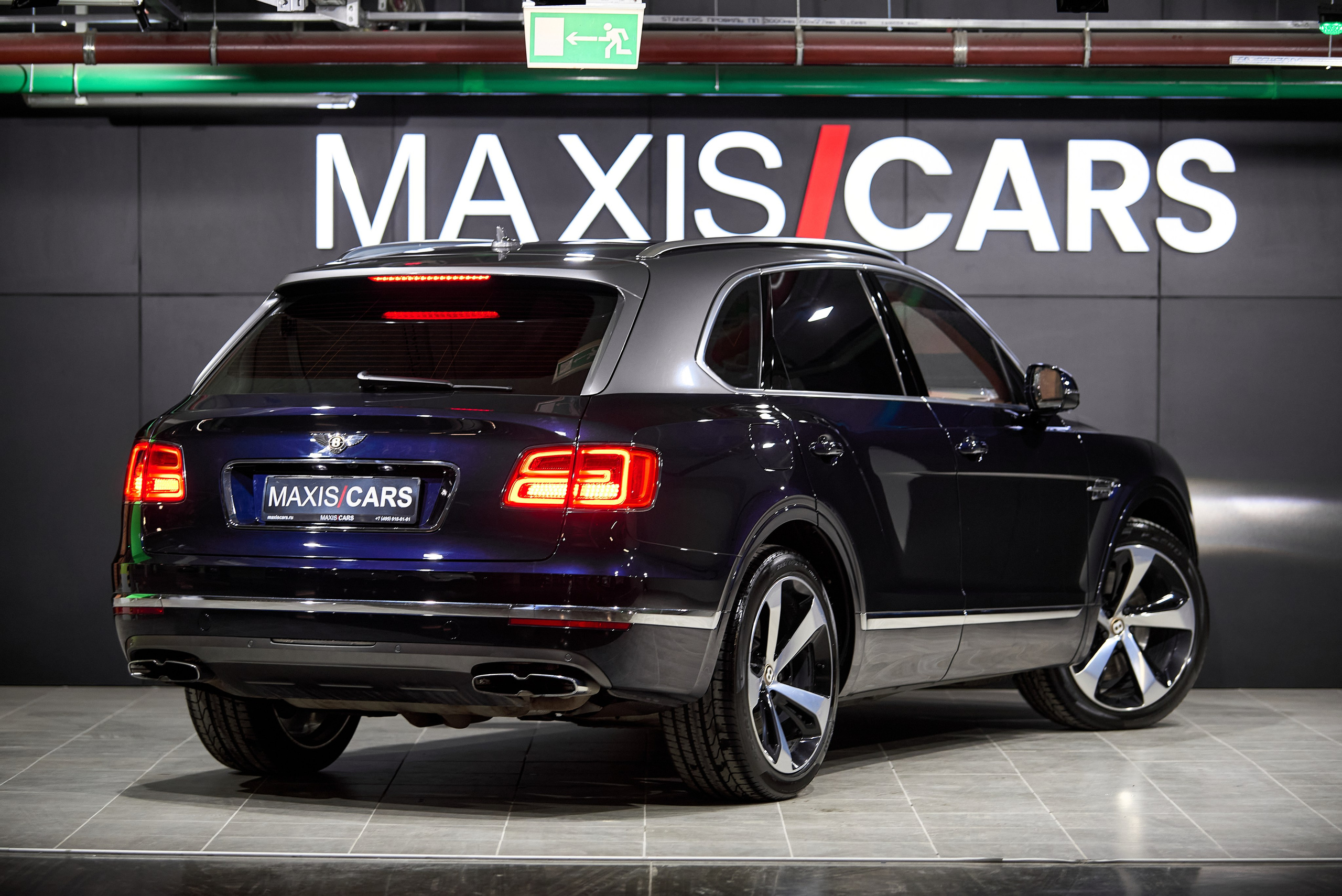 Фотосъёмка Bentley Bentayga с заднего левого ракурса