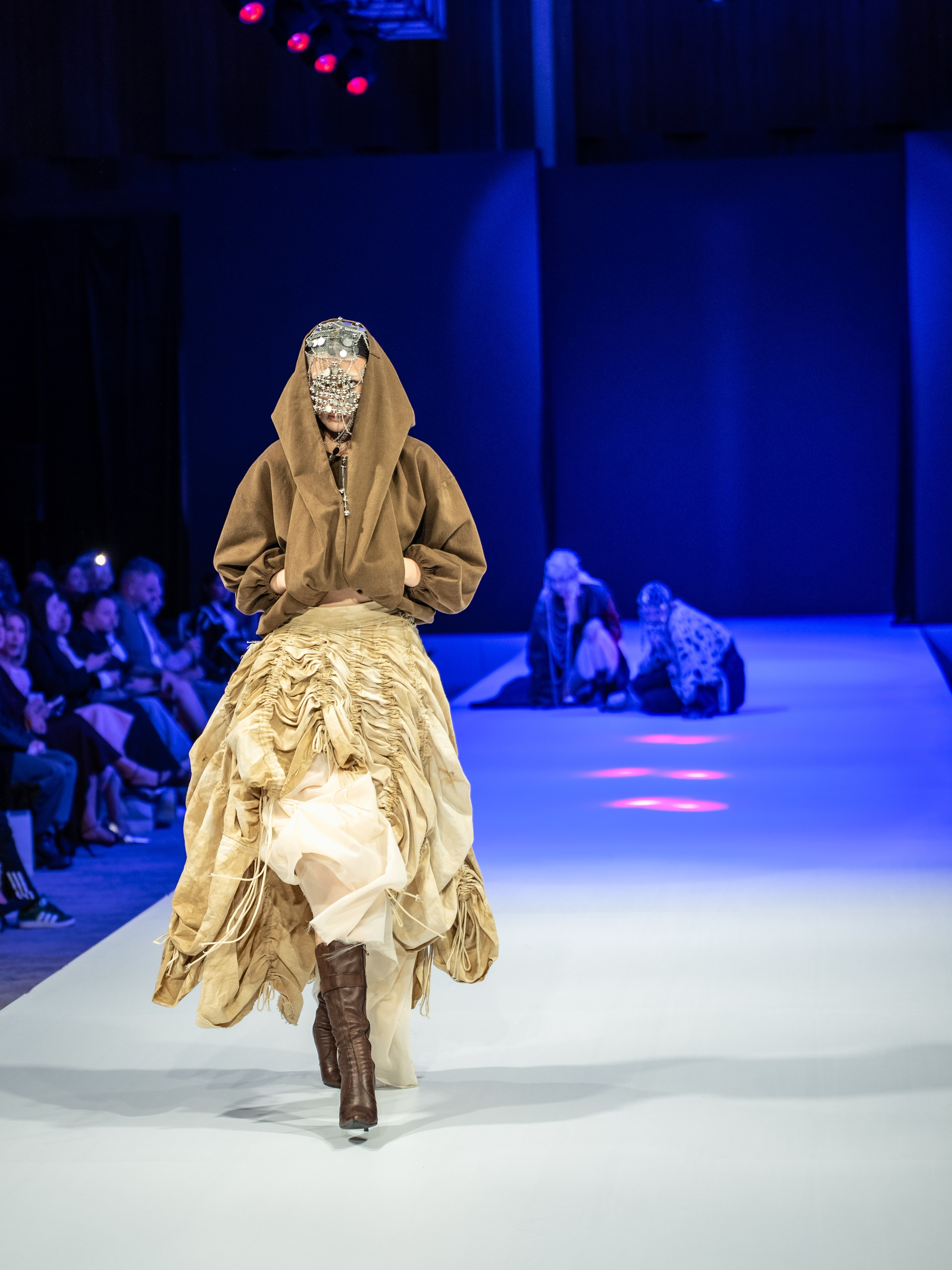 Eurasia Fashion Week 2026 Dissonance 02. Сайт Алматинского НЮ АРТ, будуар и фэшн фотографа Дениса Карпенко