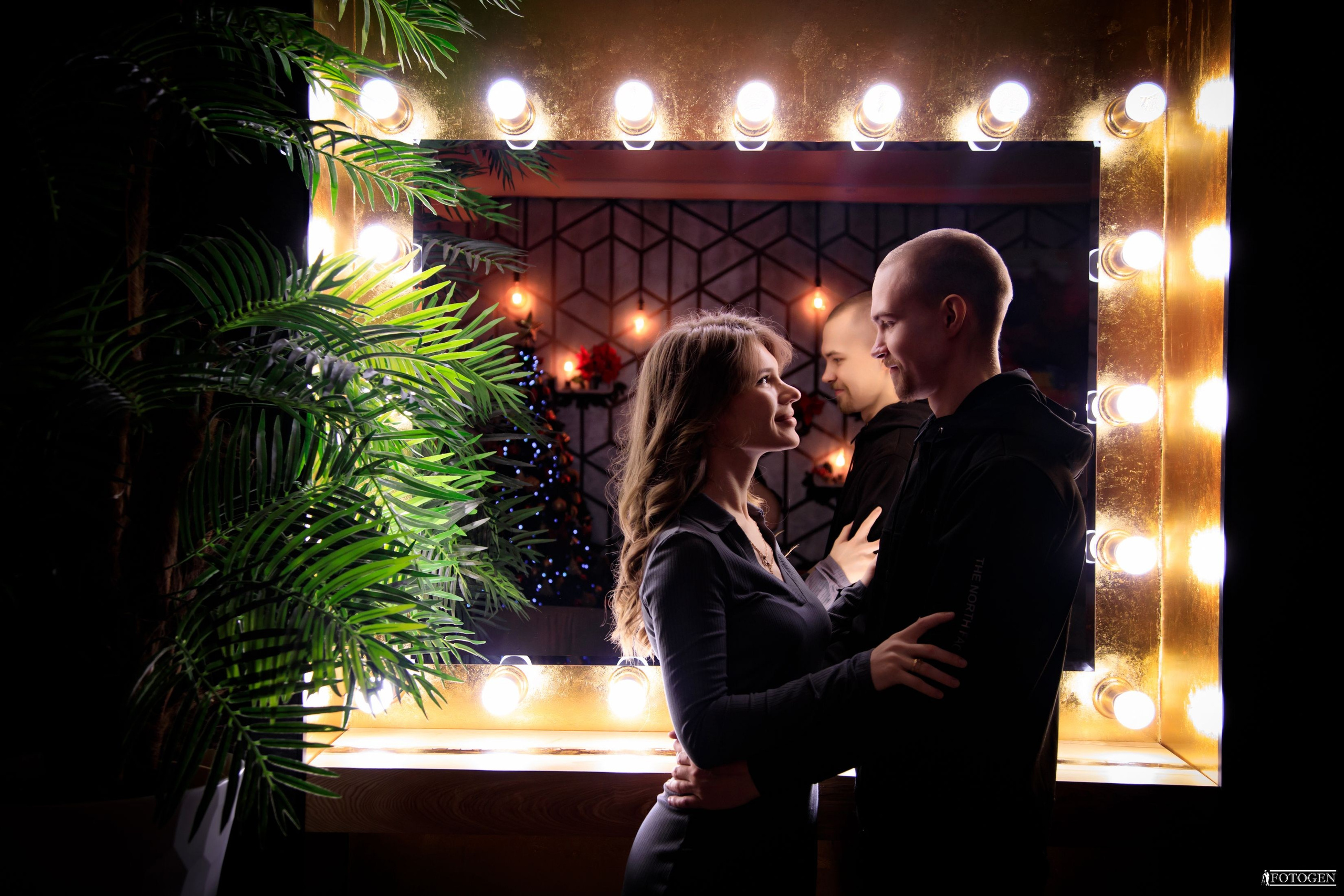 Семейная фотосессия: мама, папа и малыш | Портфолио Fotogen. Интерьерная фотостудия FOTOGEN г. Краснодар