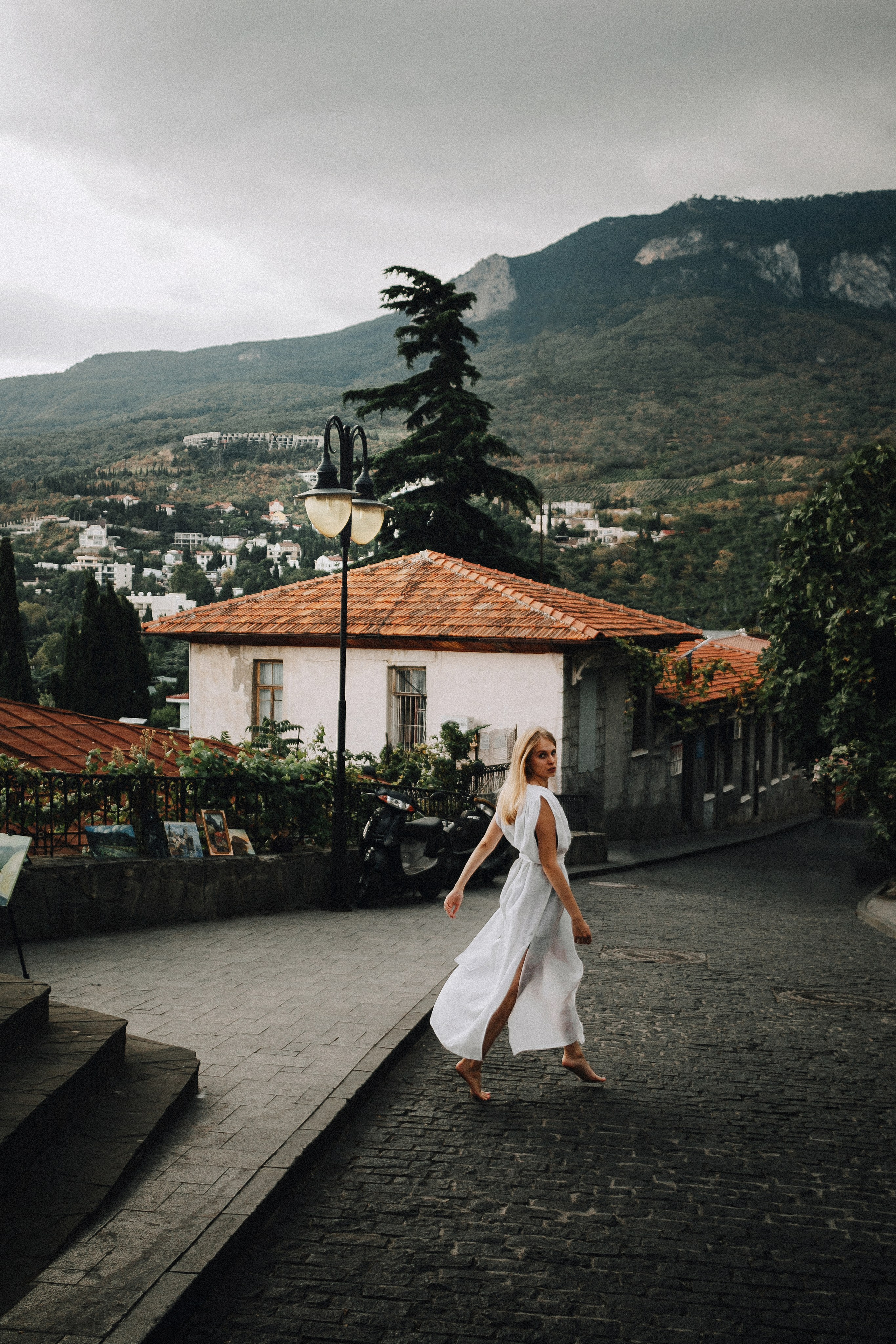 Дарья на улицах Гурзуфа и в объятиях Черного моря. Фотограф в Крыму | Виктория Нотевская