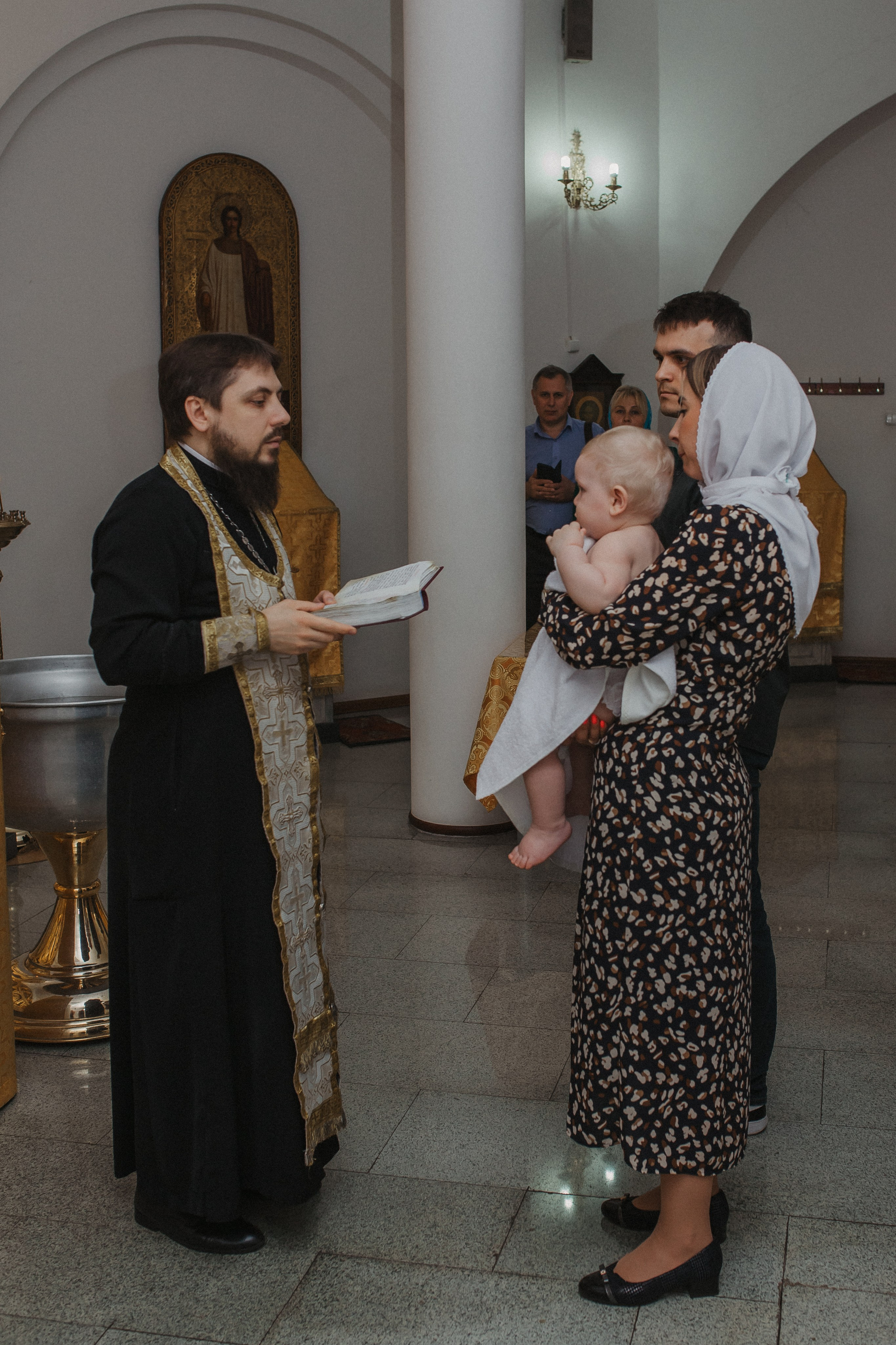 Крещение Матвей. Семейный и домашний фотограф в Москве и МО Королева Валерия