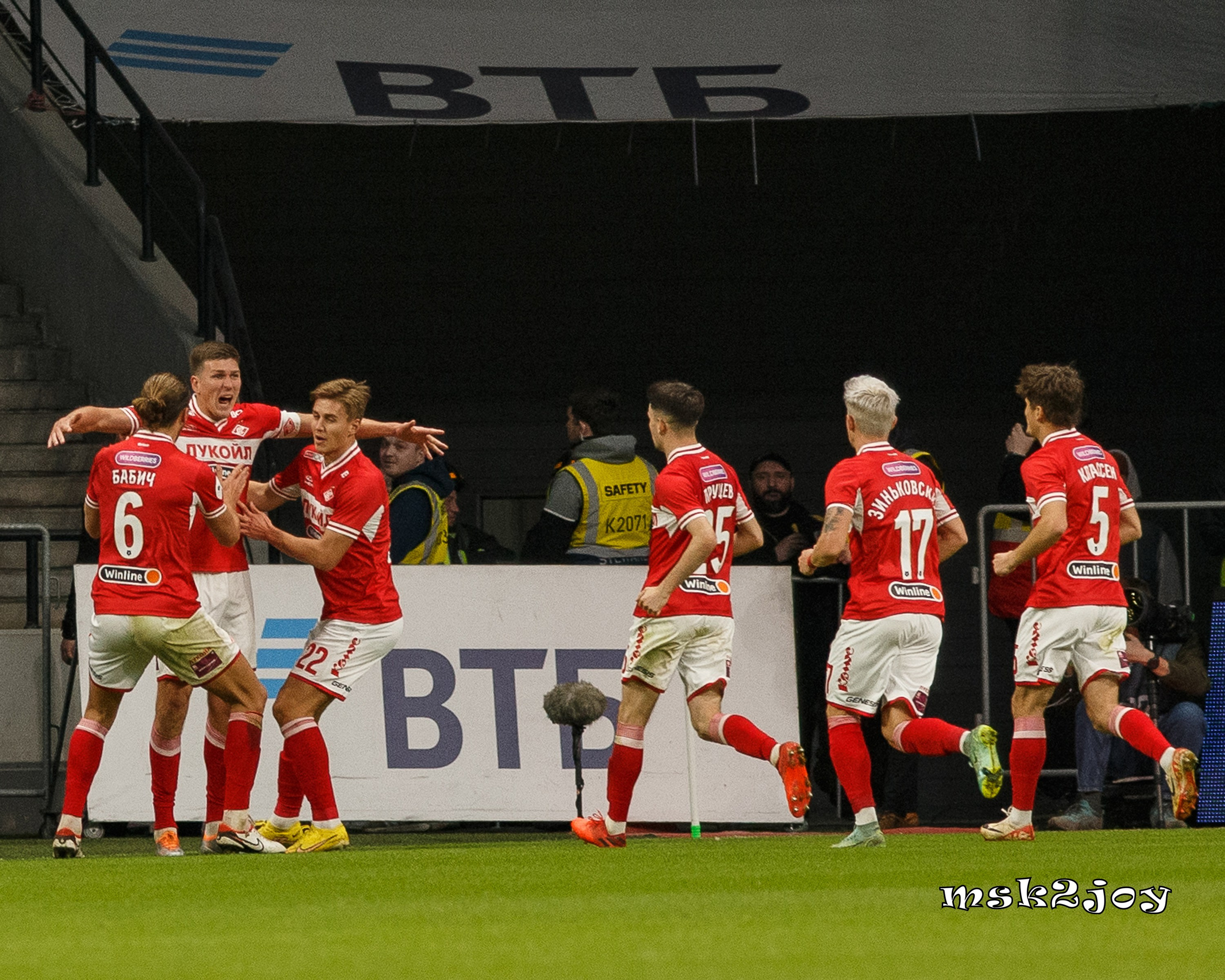 Футболисты клуба Спартак Москва празднуют забитый гол. Фотограф - Михаил Тоцкий.