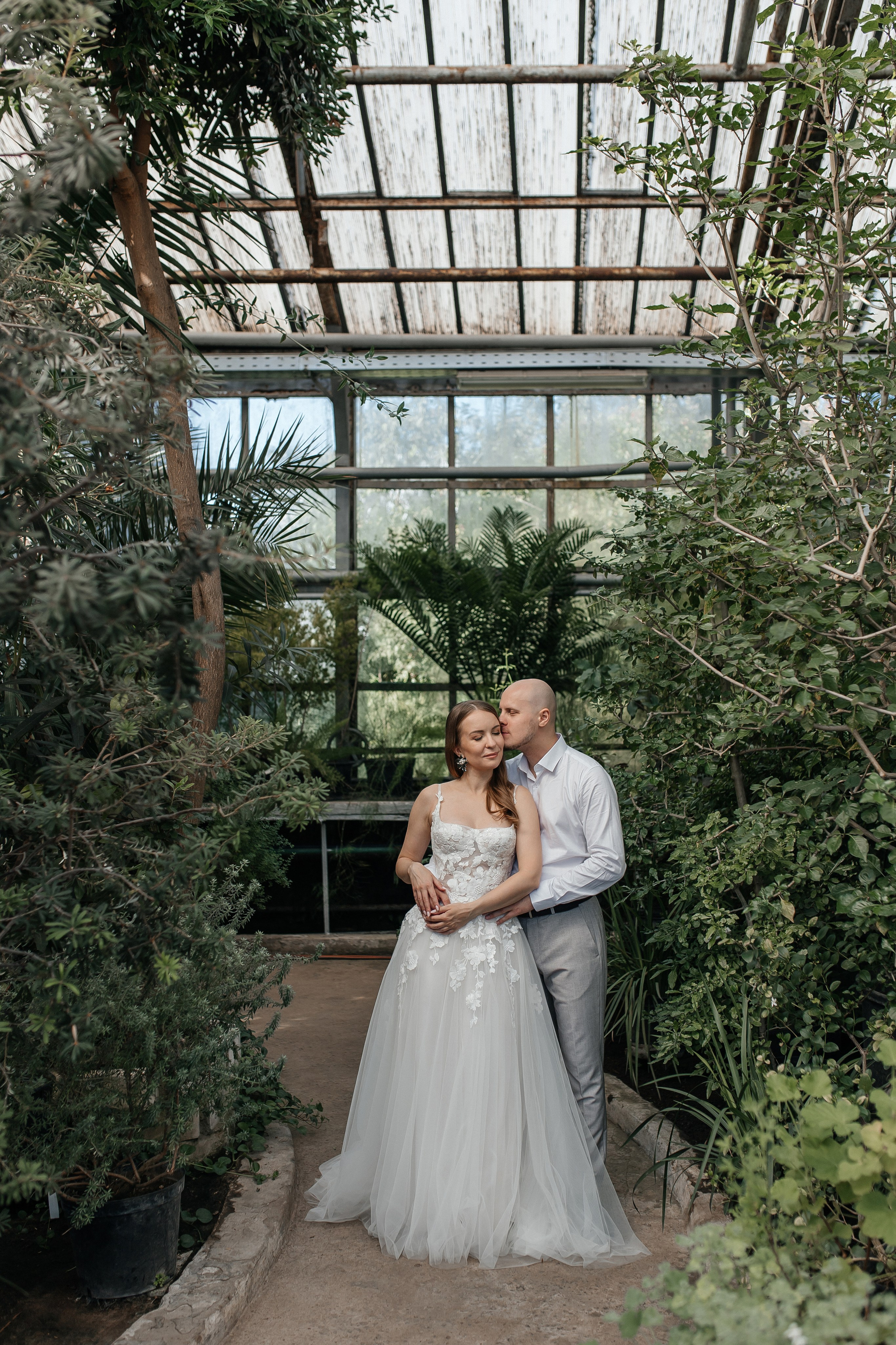 Свадебная фотосессия в Старой фондовой оранжерее Ботанического сада