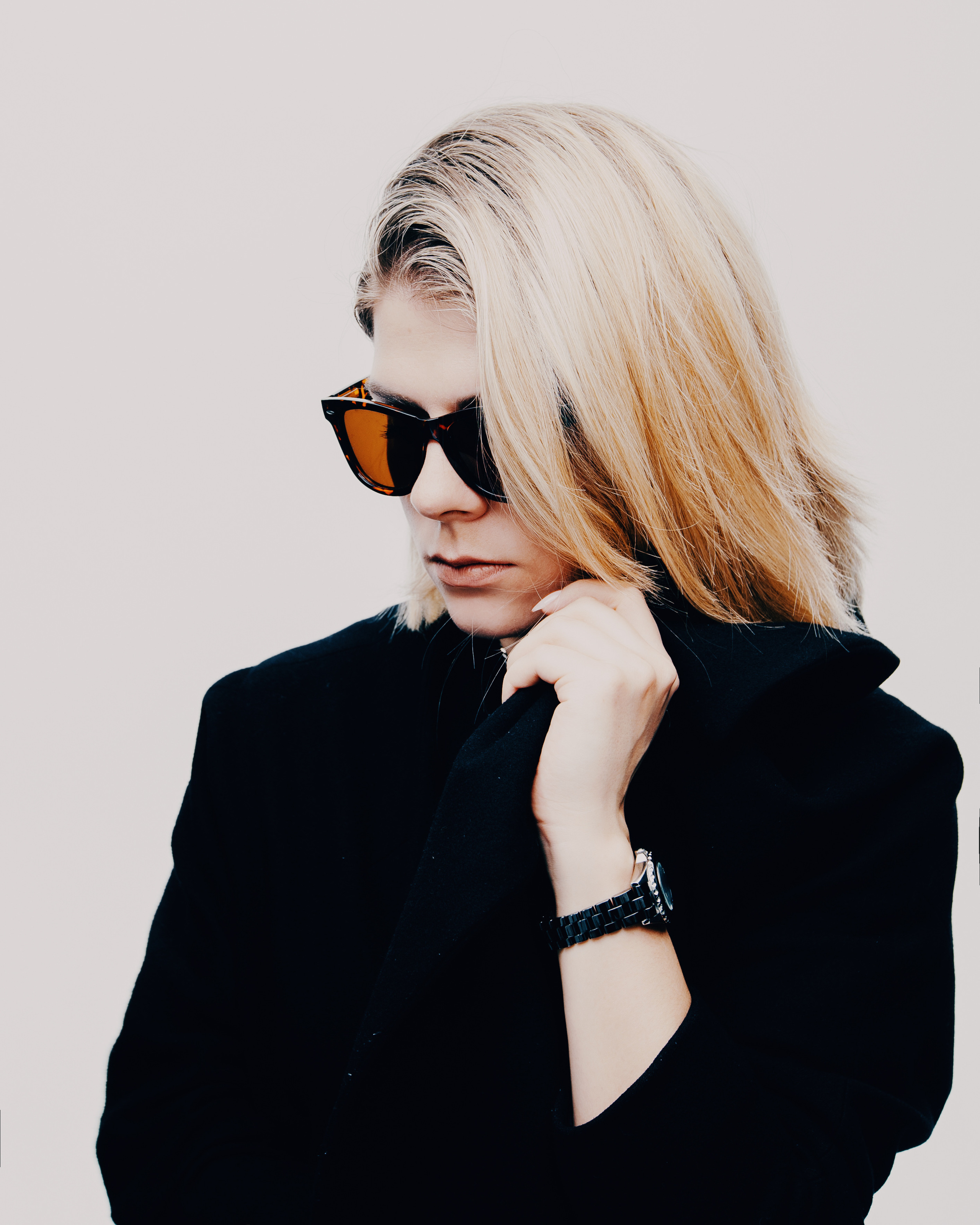 Анна К. Спасибо за проявленный интерес к моему творчеству! Меня зовут Россохат