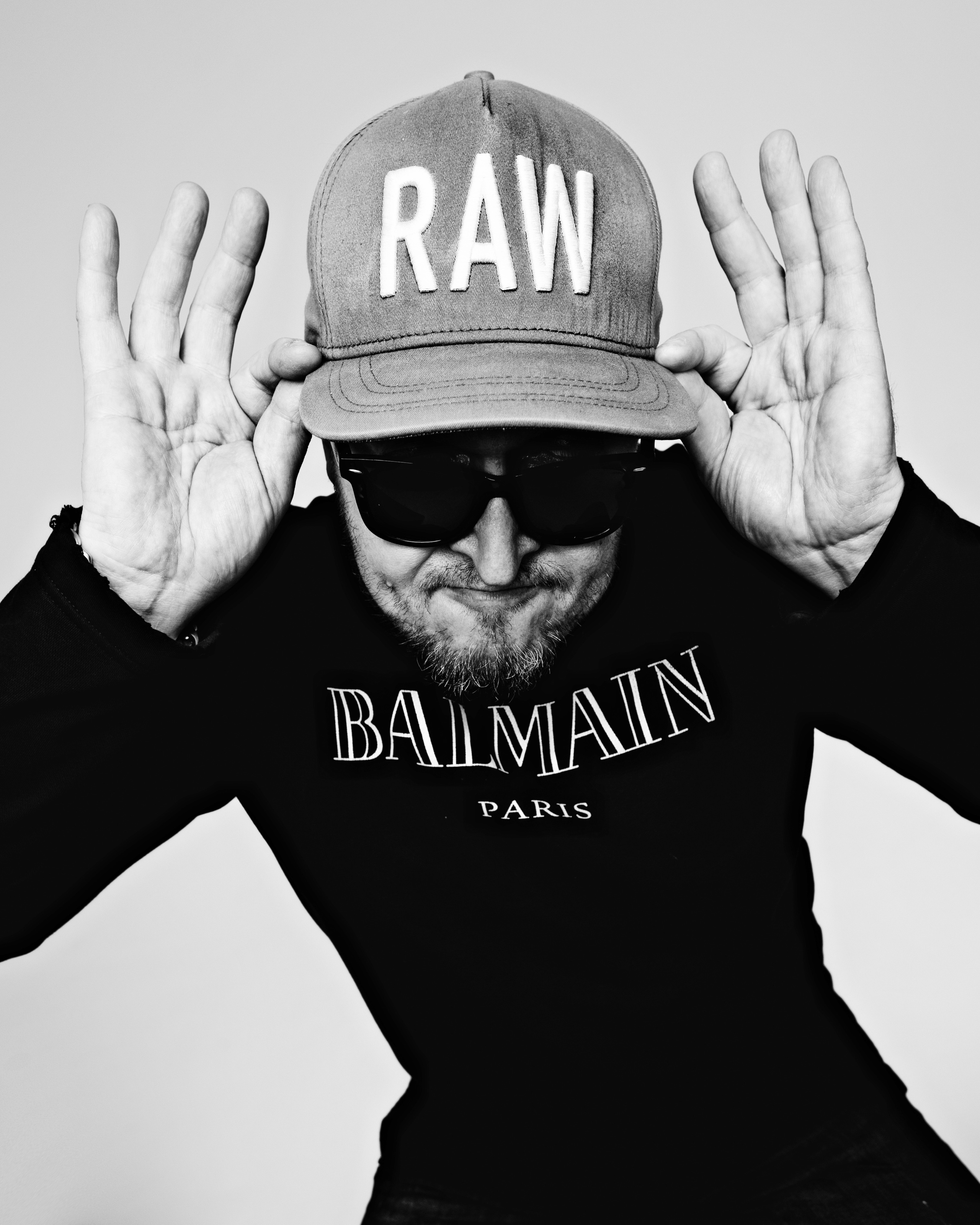 Анна К. Спасибо за проявленный интерес к моему творчеству! Меня зовут Россохат