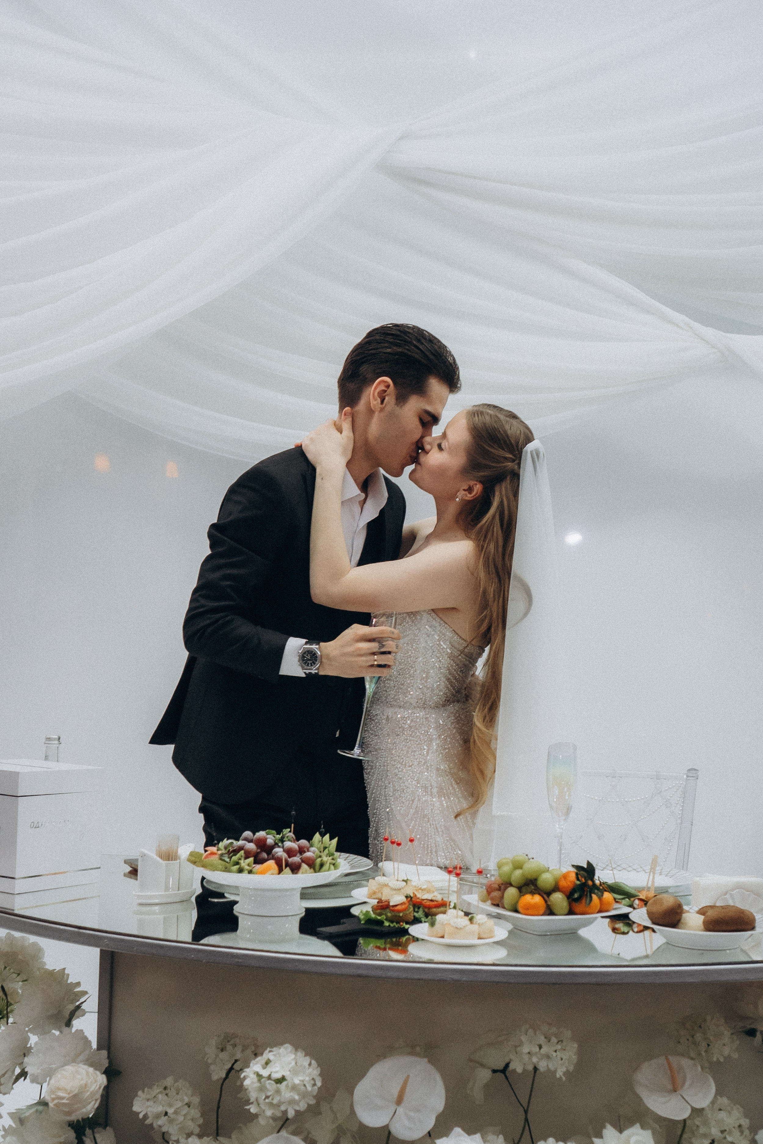 СВАДЕБНАЯ СЬЕМКА СБОРОВ В ОТЕЛЕ И ВЫЕЗД НА ЦЕРЕМОНИЮ (СНЯТО В СИБИРЕ В НИЖНЕВАРТОВСКЕ). Профессиональный фотограф, Санкт-Петербург — Виктория Богомолова