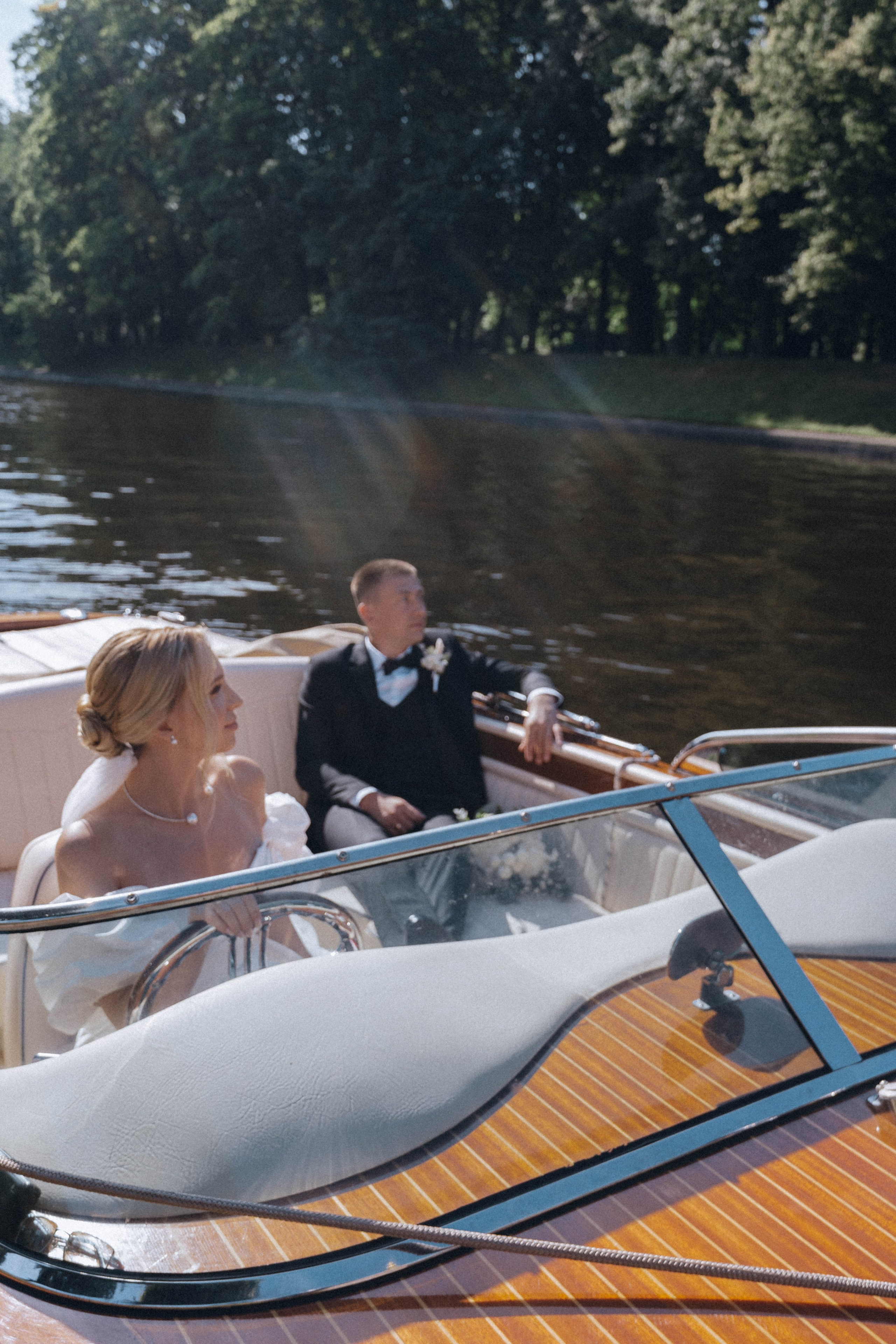СВАДЕНБНАЯ СЬЕМКА НА КАТЕРЕ ПО КАНАЛАМ САНКТ-ПЕТЕРБУРГА И В АКВАТОРИИ НЕВЫ. Профессиональный фотограф, Санкт-Петербург — Виктория Богомолова