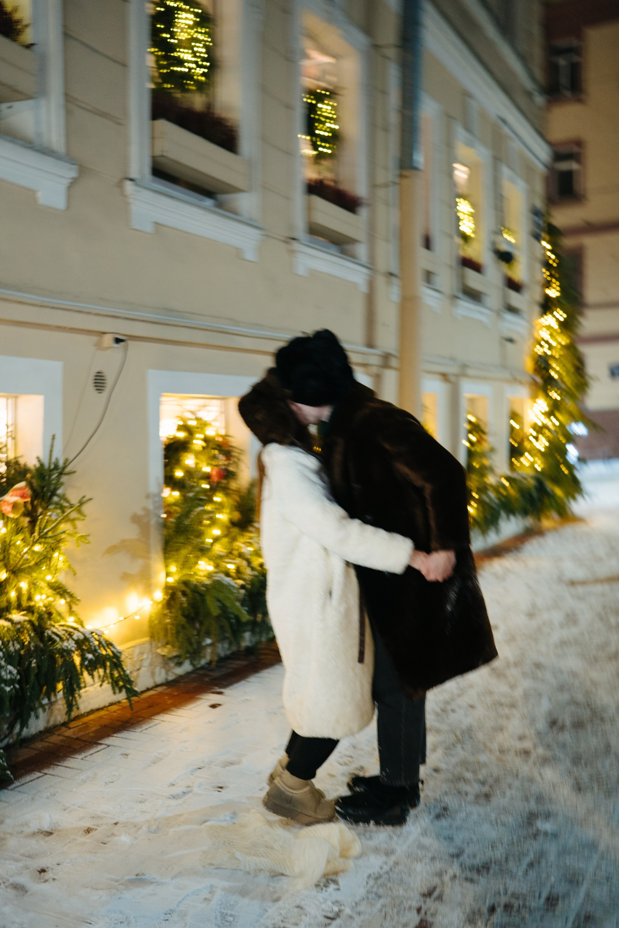 НОВОГОДНЯЯ ПРОГУЛКА ПАРЫ ПО ЧЕРНЫШЕВСКОЙ ПЕРЕД НОВЫМ ГОДОМ. Профессиональный фотограф, Санкт-Петербург — Виктория Богомолова