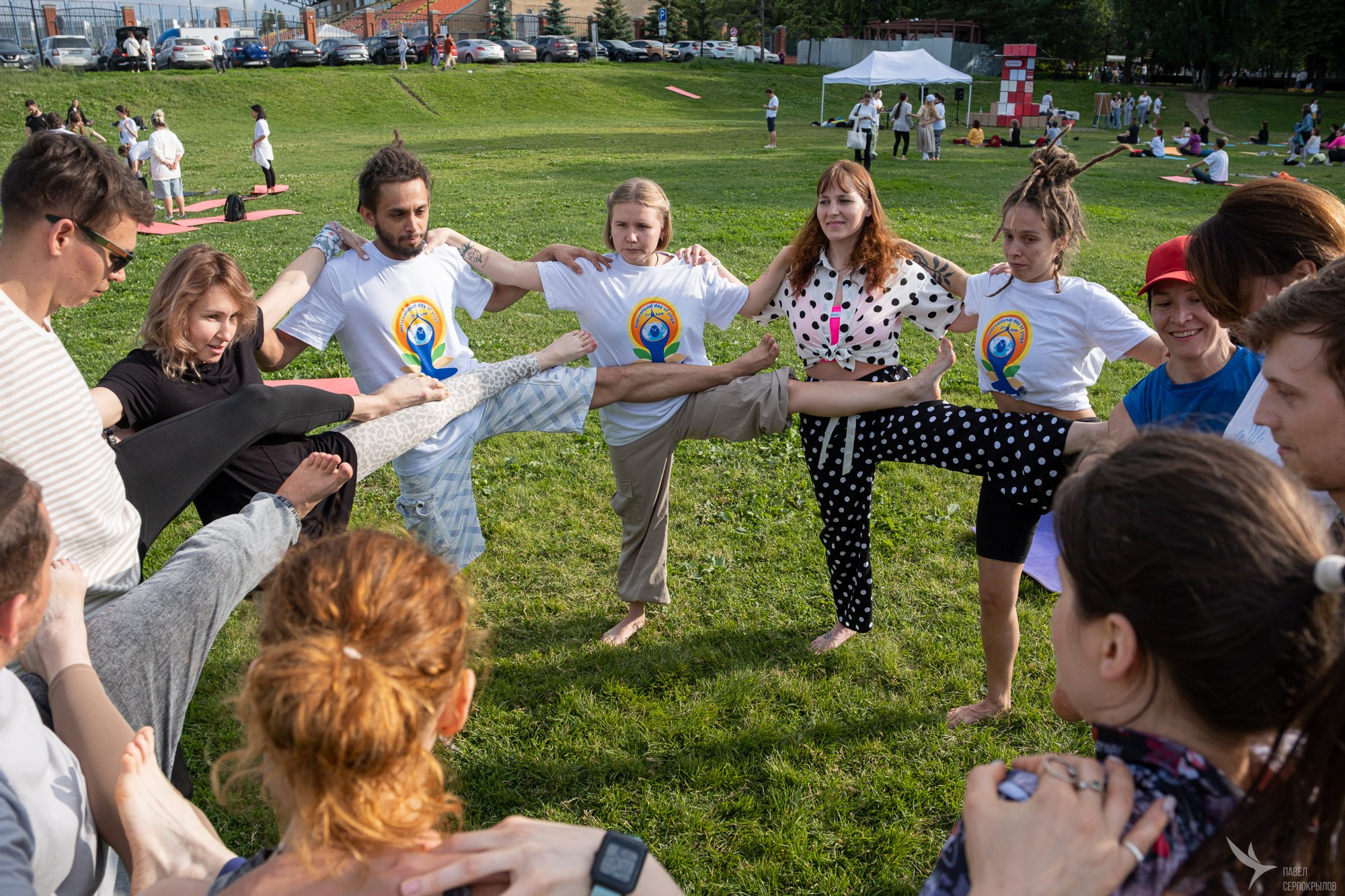 Международный день йоги в парке Горького. Репортажный фотограф в Казани Павел Серпокрылов