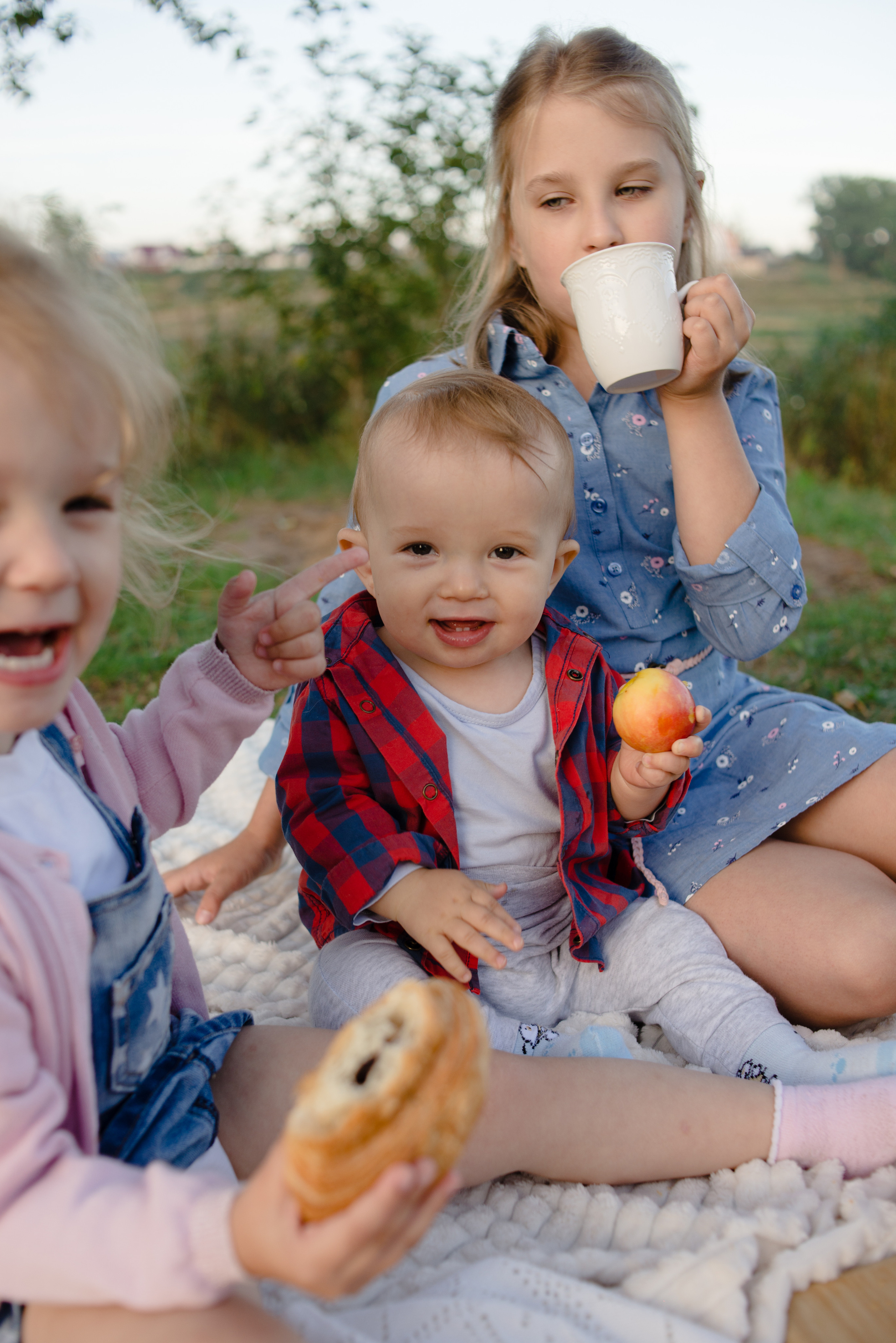 На берегу реки. Семейный и детский фотограф Иваново Ксения Азаренкова