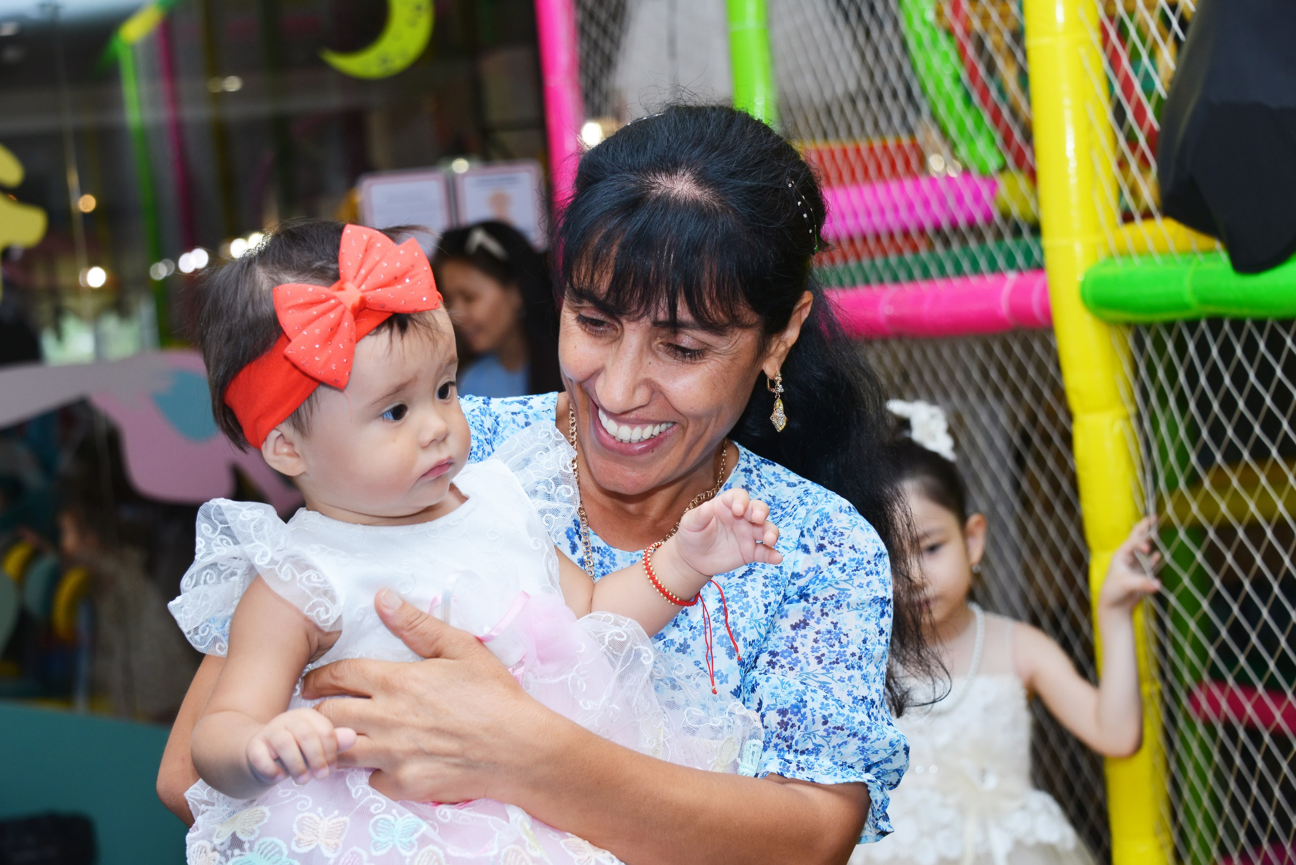 Дети-5 (Адель-1годик). Фотосъёмка. Фотограф Сергей Авдеев-семейный и детский фотограф в Алматы