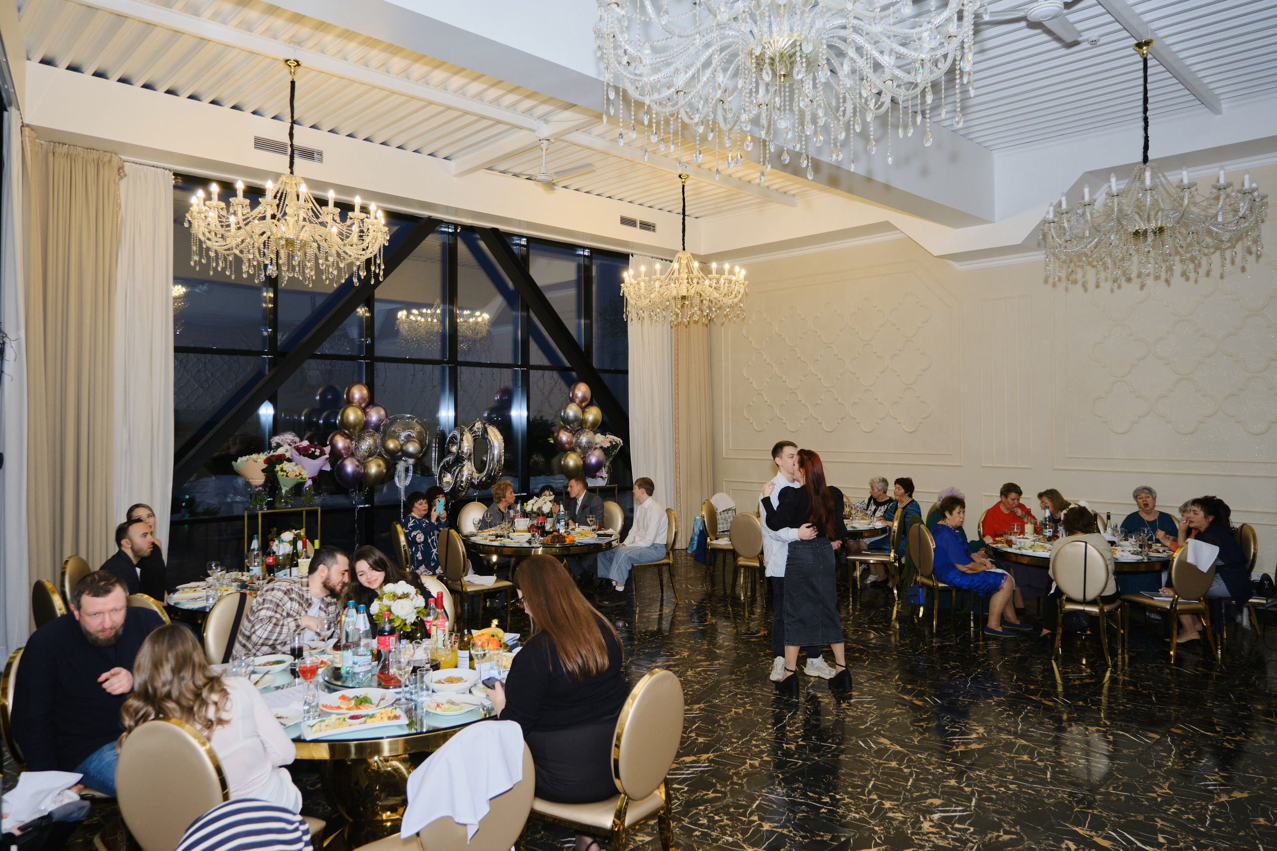 Фотограф на день рождения и корпоратив в Санкт-Петербурге | Филипп Линзин. Репортажный и портретный фотограф в Санкт-Петербурге Филипп Линзин