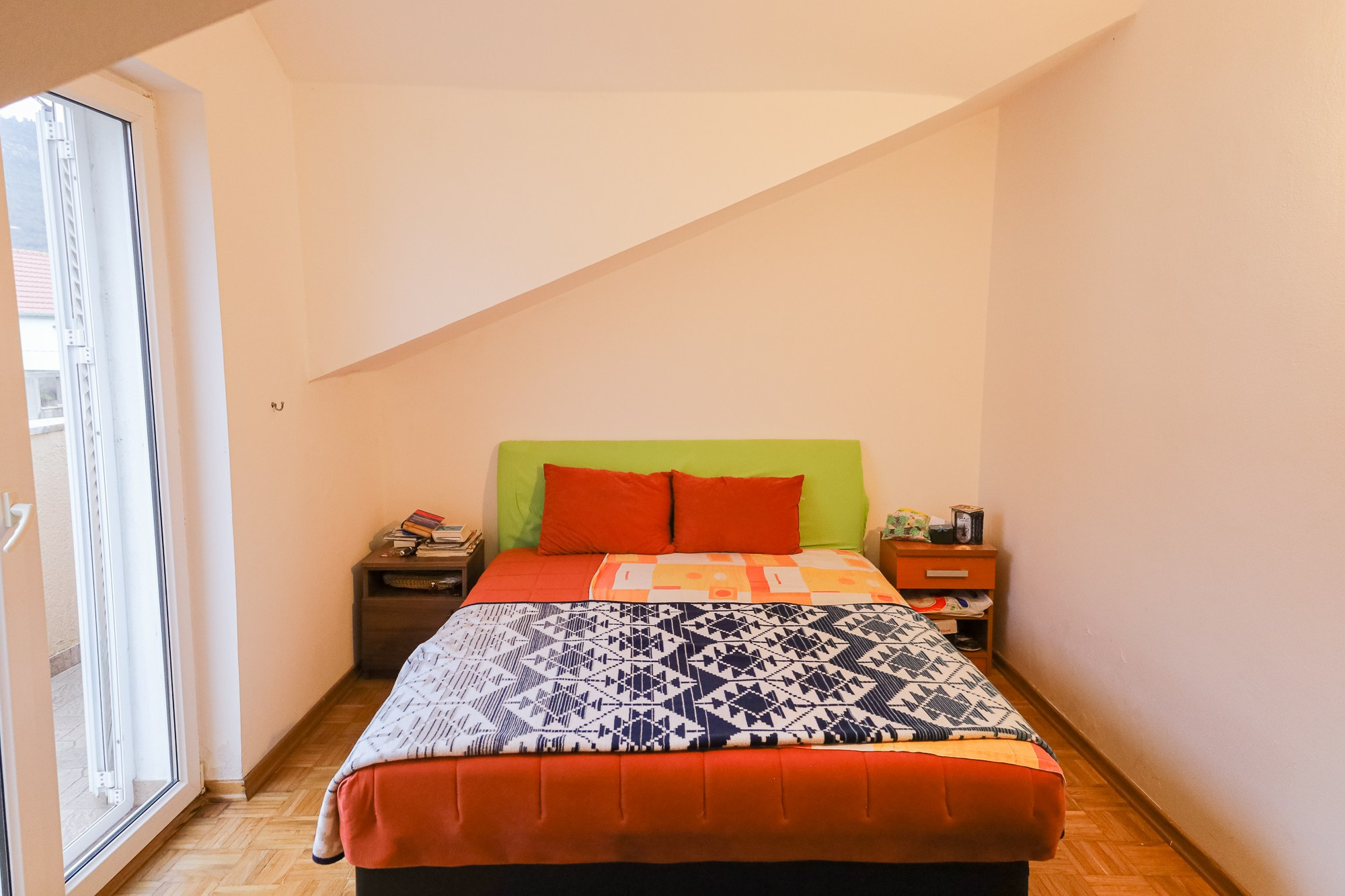 Private aparts for sale. Fotograf u Crnoj Gori-porodično fotografisanje sa djecom, lovestory, nekretnine