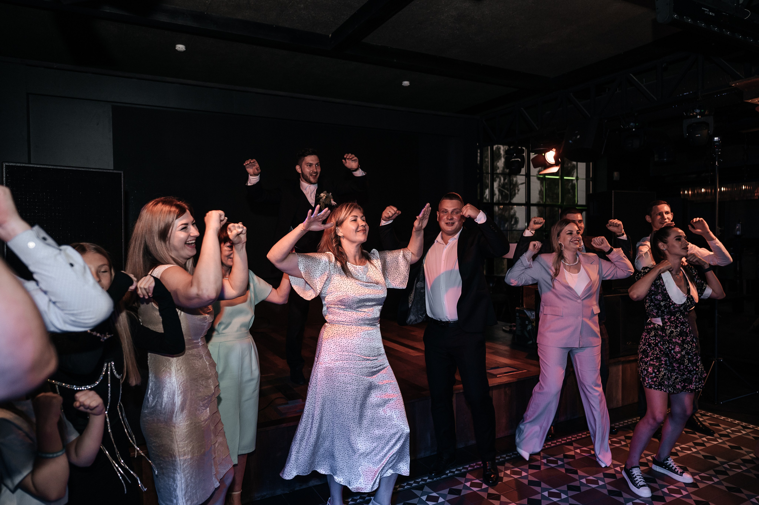 Даниил и Валерия. Черная утка. Полный день. Фотограф Екатерина Бочарникова