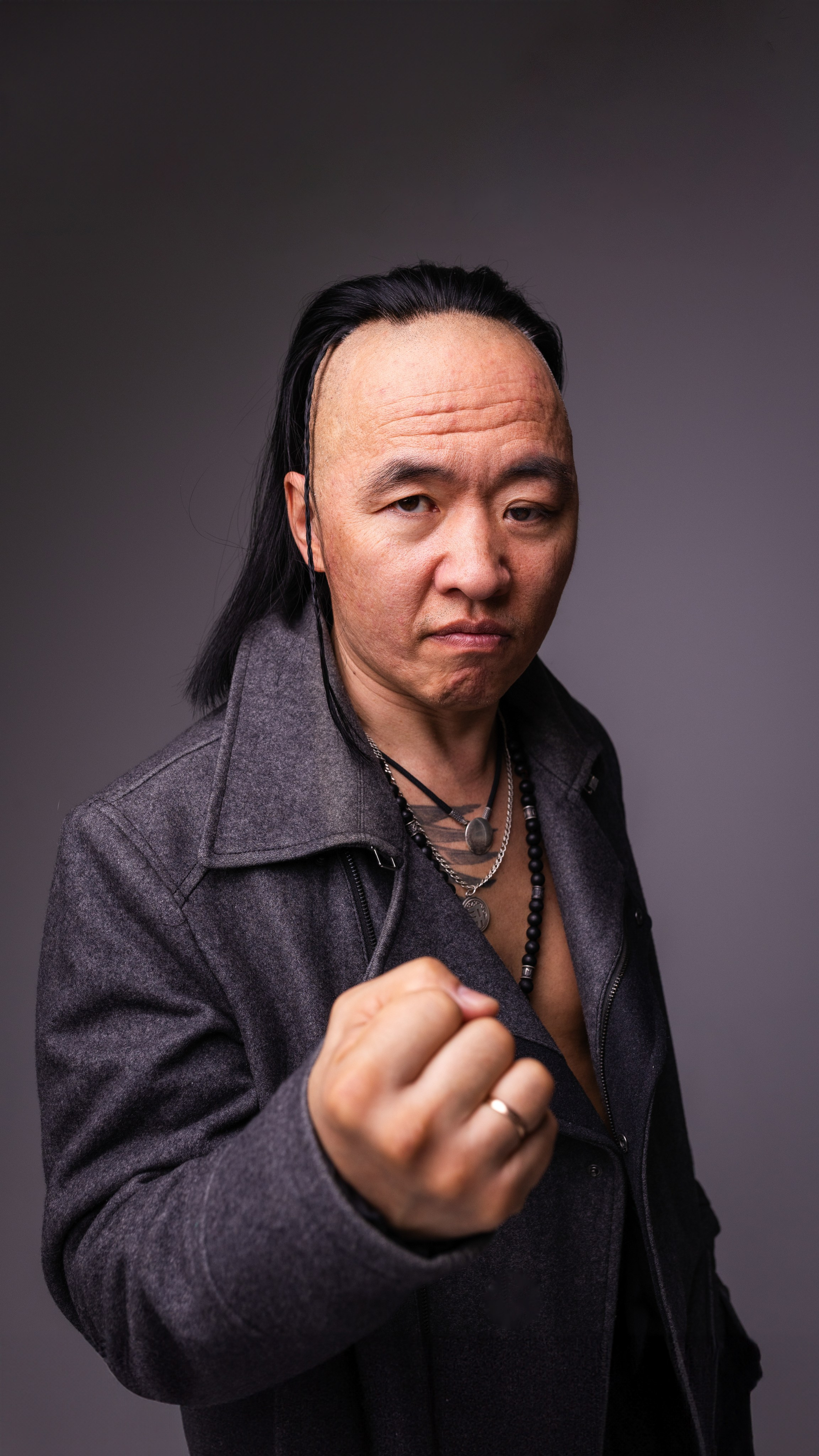 Студийный мужской портрет. Главная