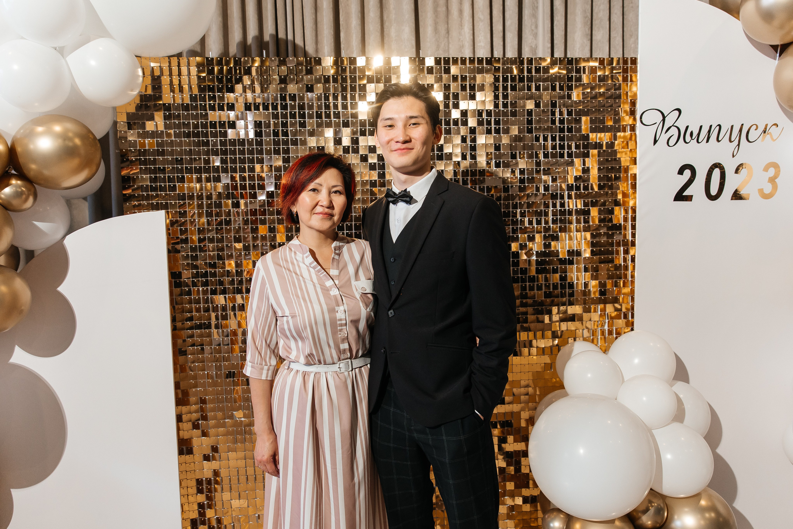 2023-06-23 Выпускной МБОУ СОШ № 10. Фотограф в Красноярске