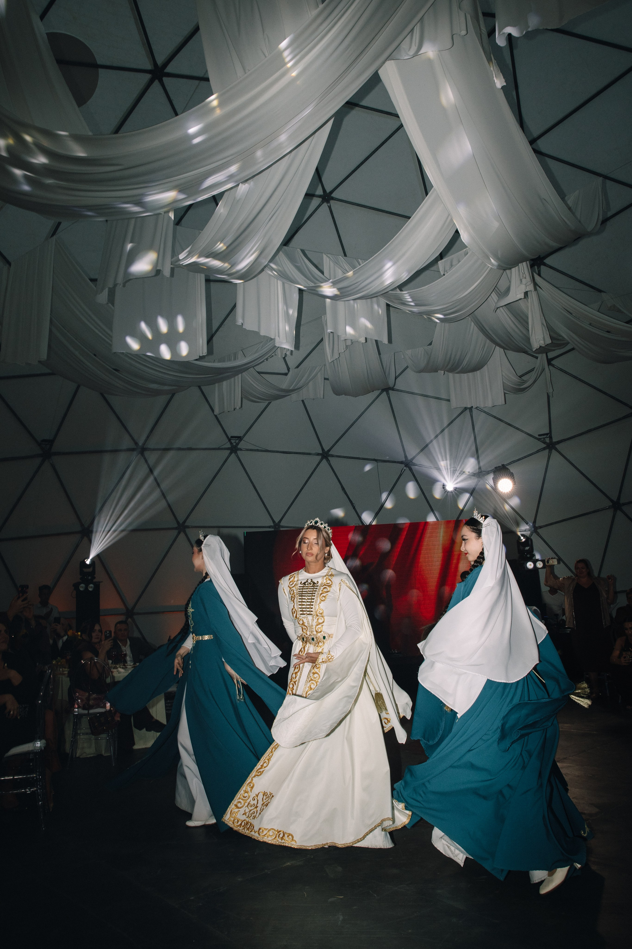 Константин и Ксения. Свадебные фотографы в г. Сургут Маркова Наталья и Замахина Елена