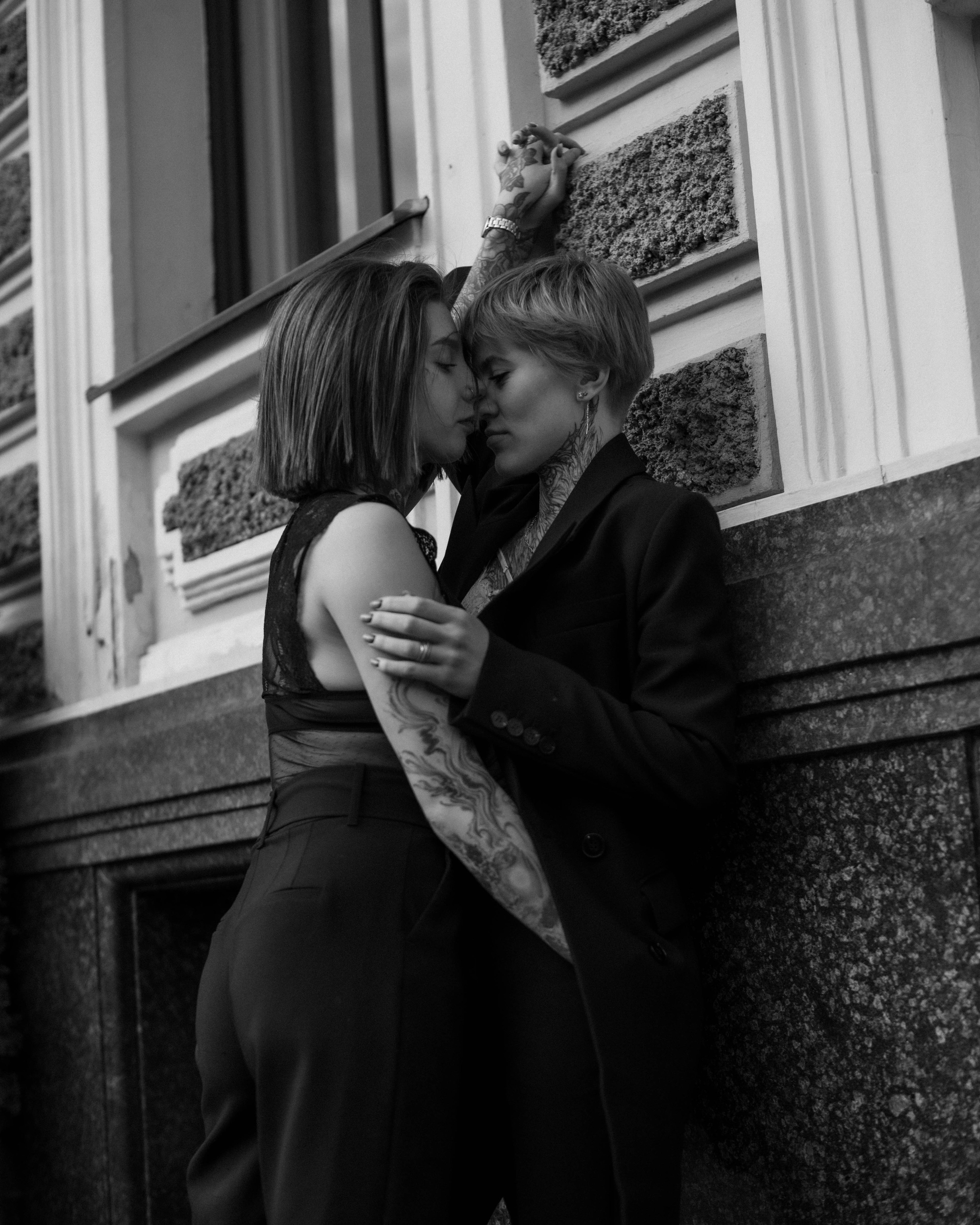 Настя и крис. Женский фотограф. Создатель украшений ручной работы. Модель
