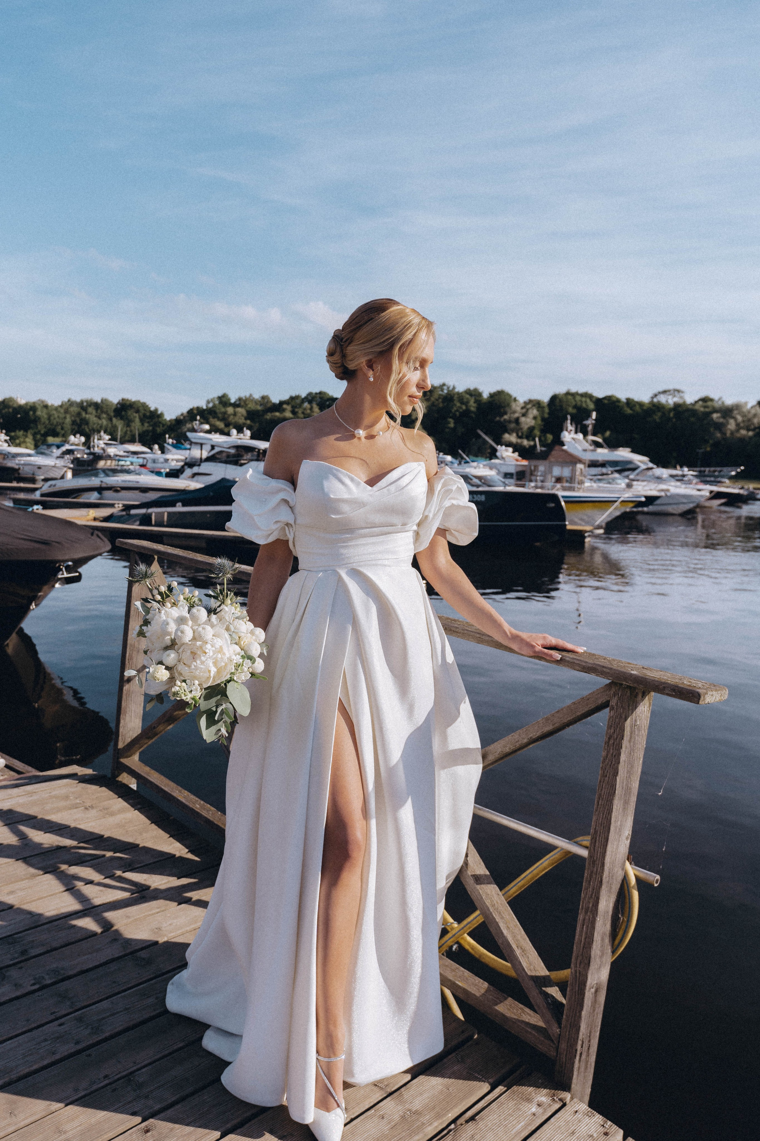 СВАДЕНБНАЯ СЬЕМКА НА КАТЕРЕ ПО КАНАЛАМ САНКТ-ПЕТЕРБУРГА И В АКВАТОРИИ НЕВЫ. Профессиональный фотограф, Санкт-Петербург — Виктория Богомолова