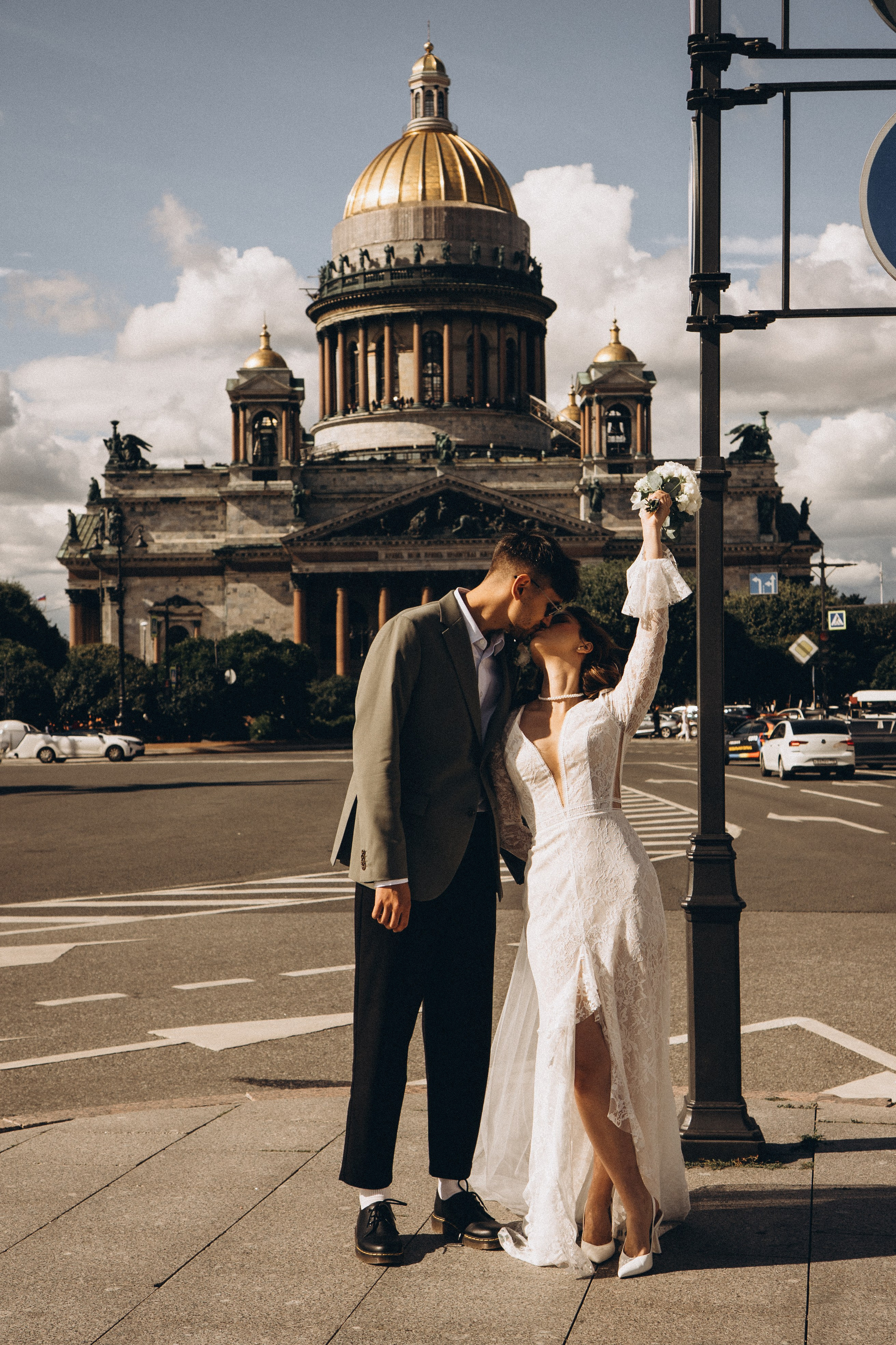 СВАДЕБНАЯ ПРОГУЛКА ВОЗЕ ИСАИКЕВСКОГО СОБОРА АСТОРИИ И ЗАКОНОДАЛЕТНОГО СОБРАНИЯ. Профессиональный фотограф, Санкт-Петербург — Виктория Богомолова